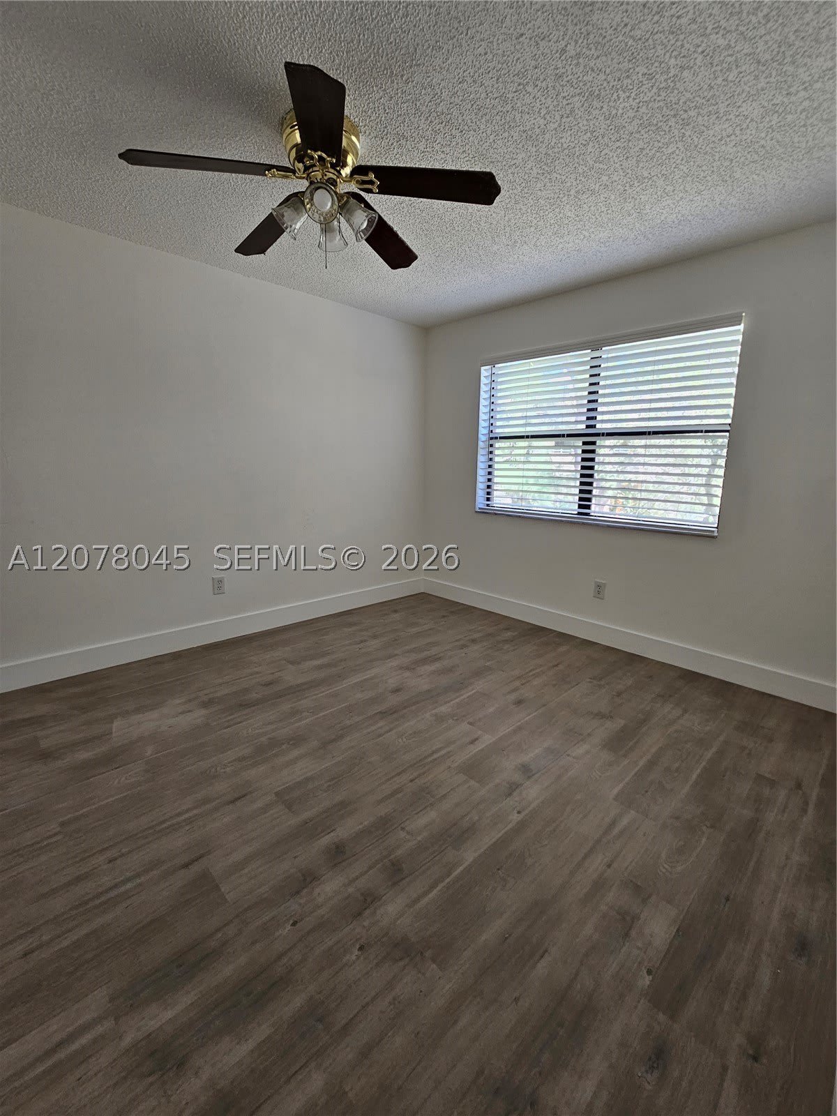 6580 W 27Th Ct – photo 2
