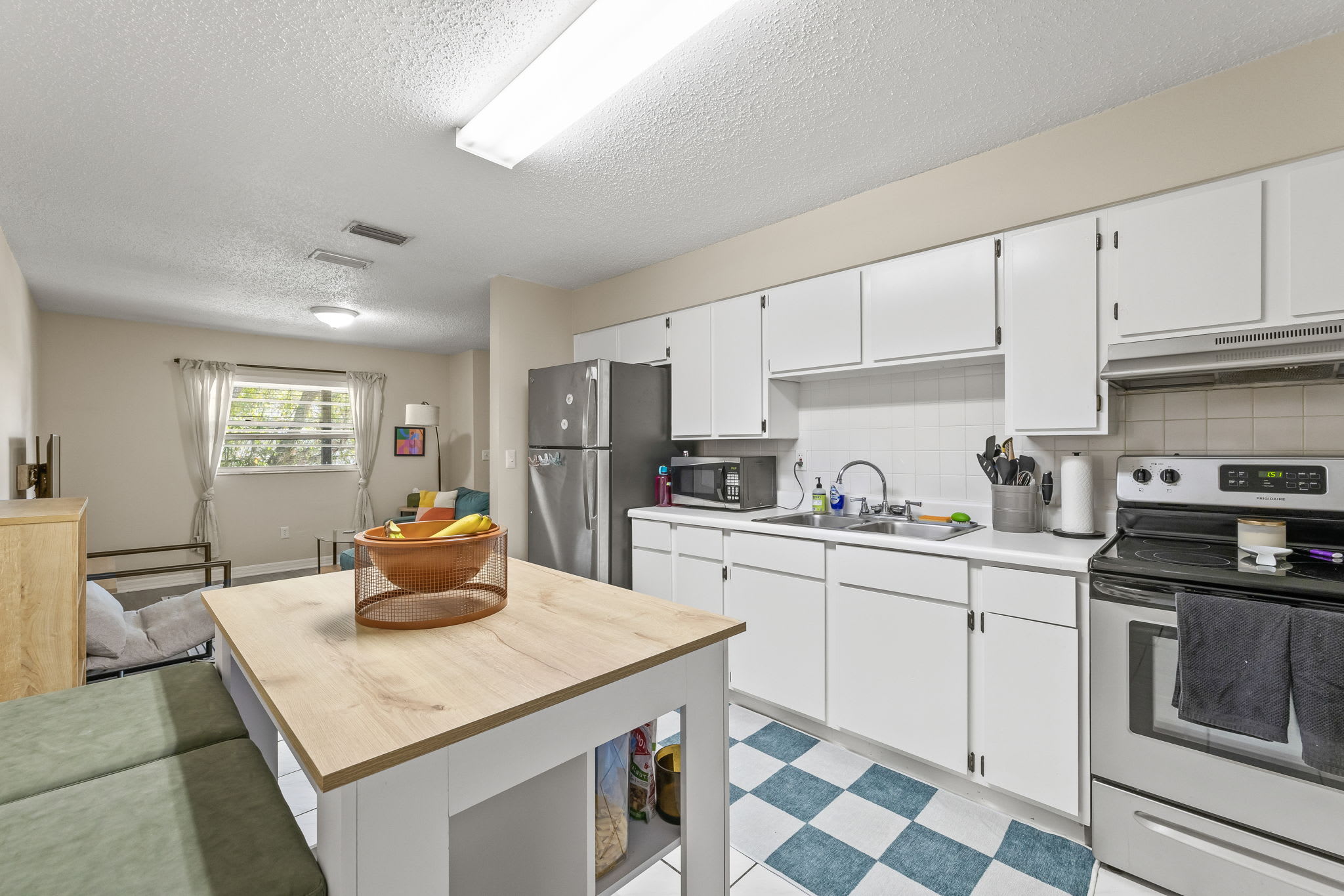 Orleans Apartments – photo 2