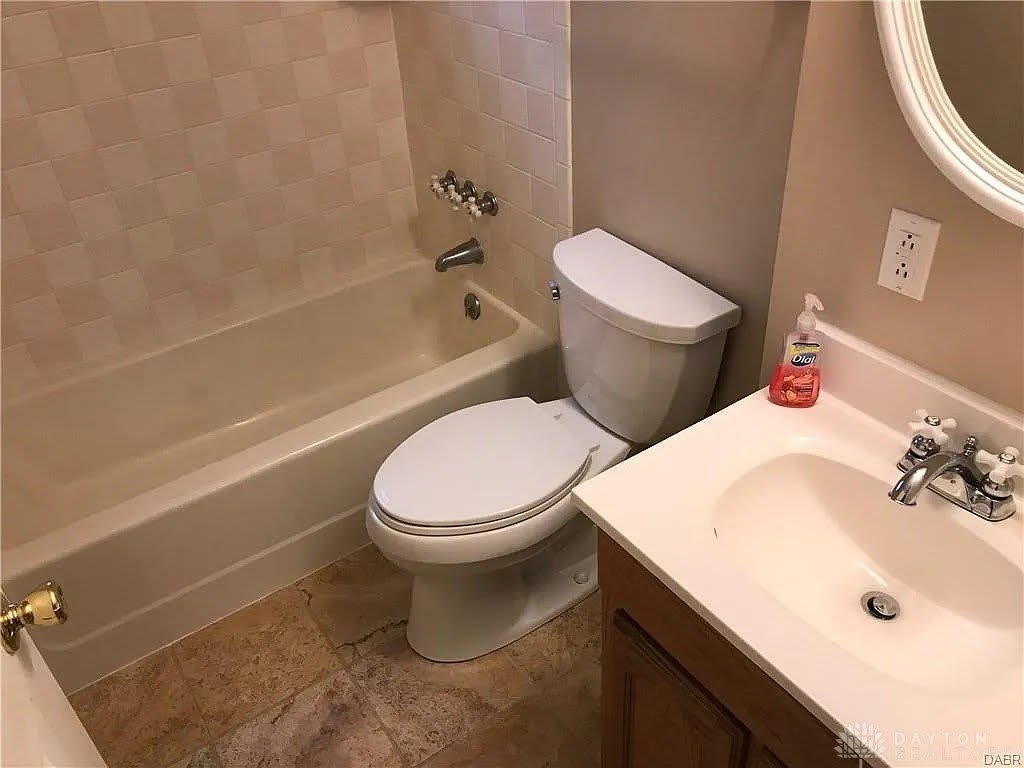 1121 Larriwood Avenue – photo 4