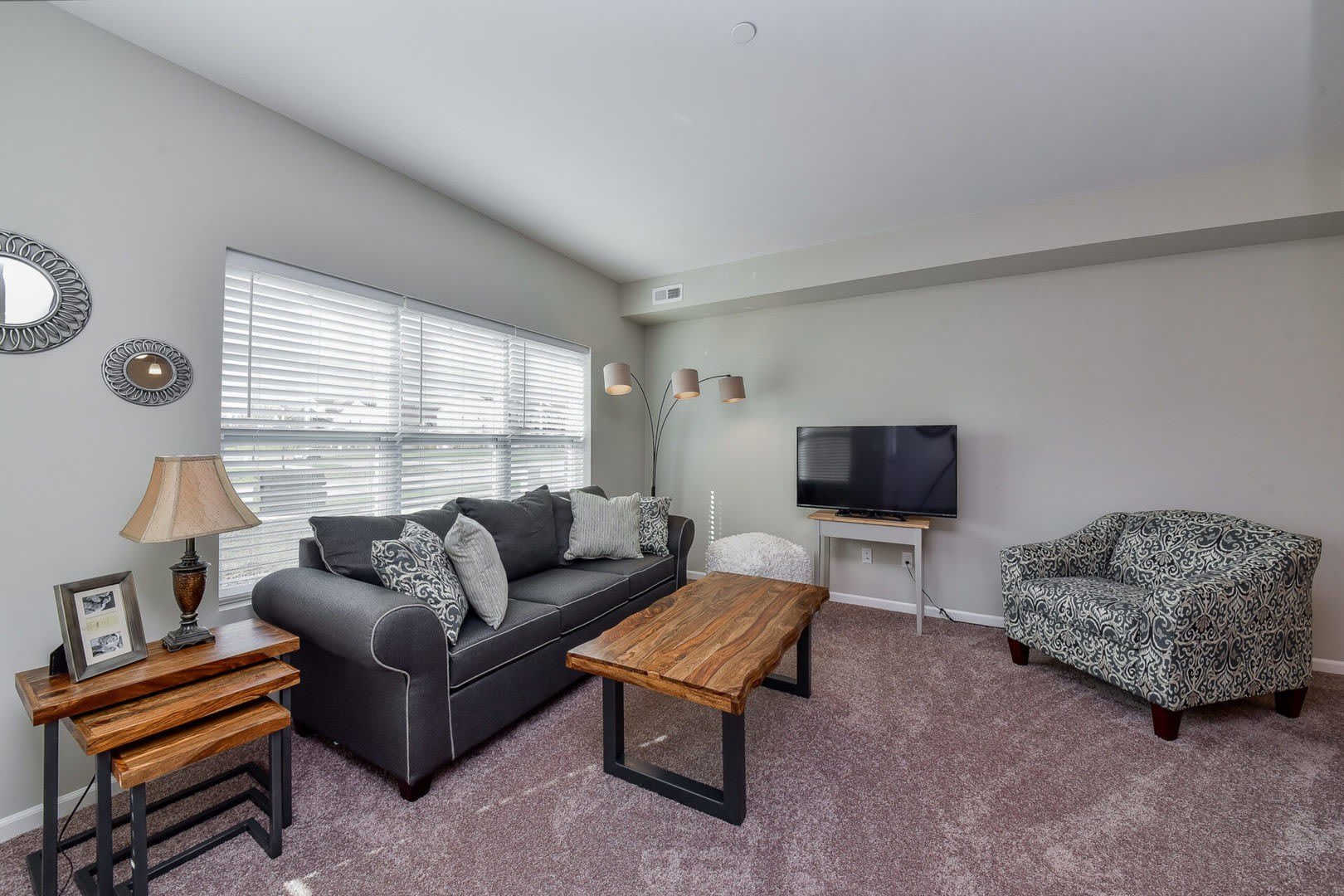 1277 Comiskey Avenue – photo 4