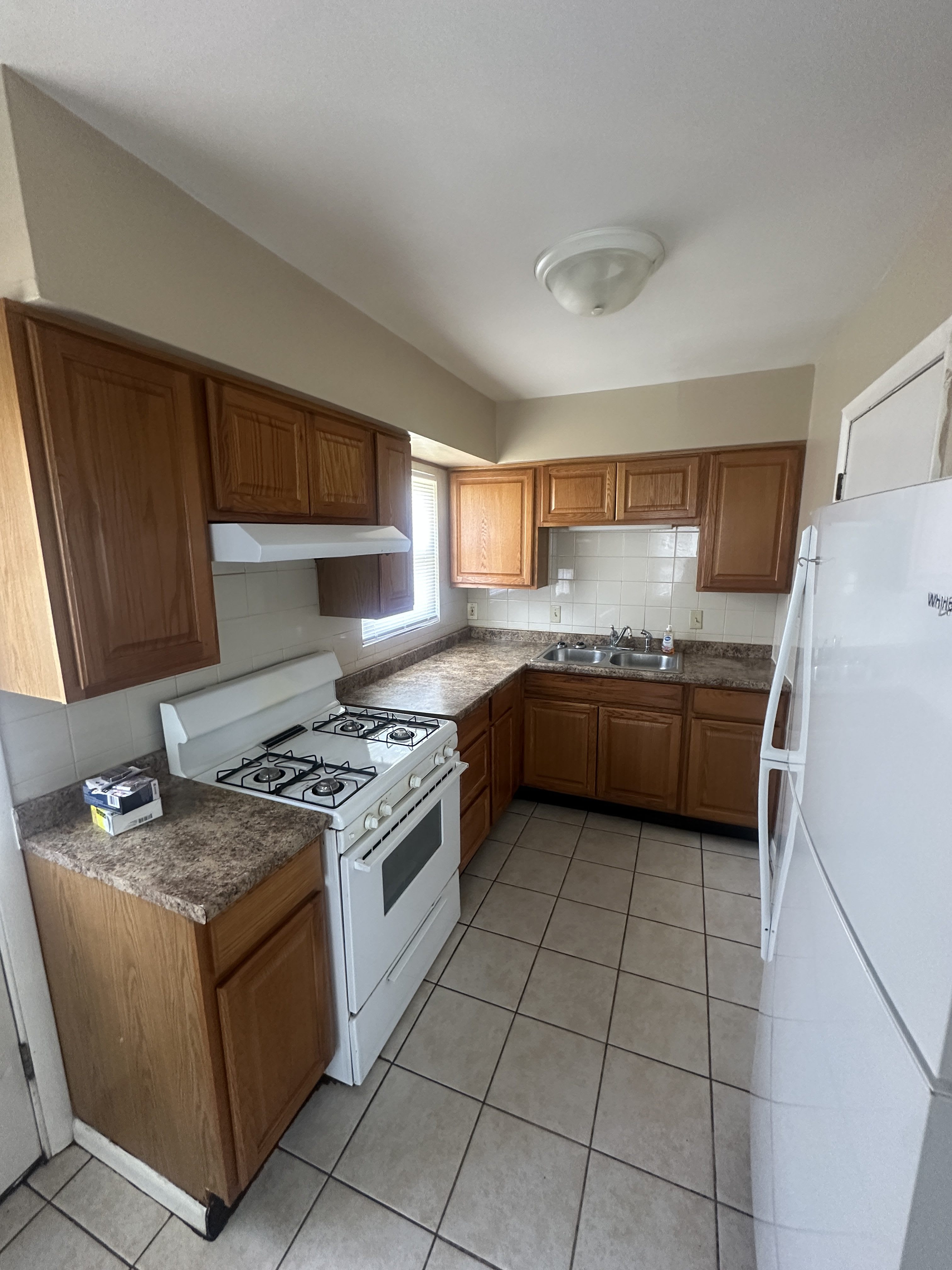 5940 Brand Ave – photo 4