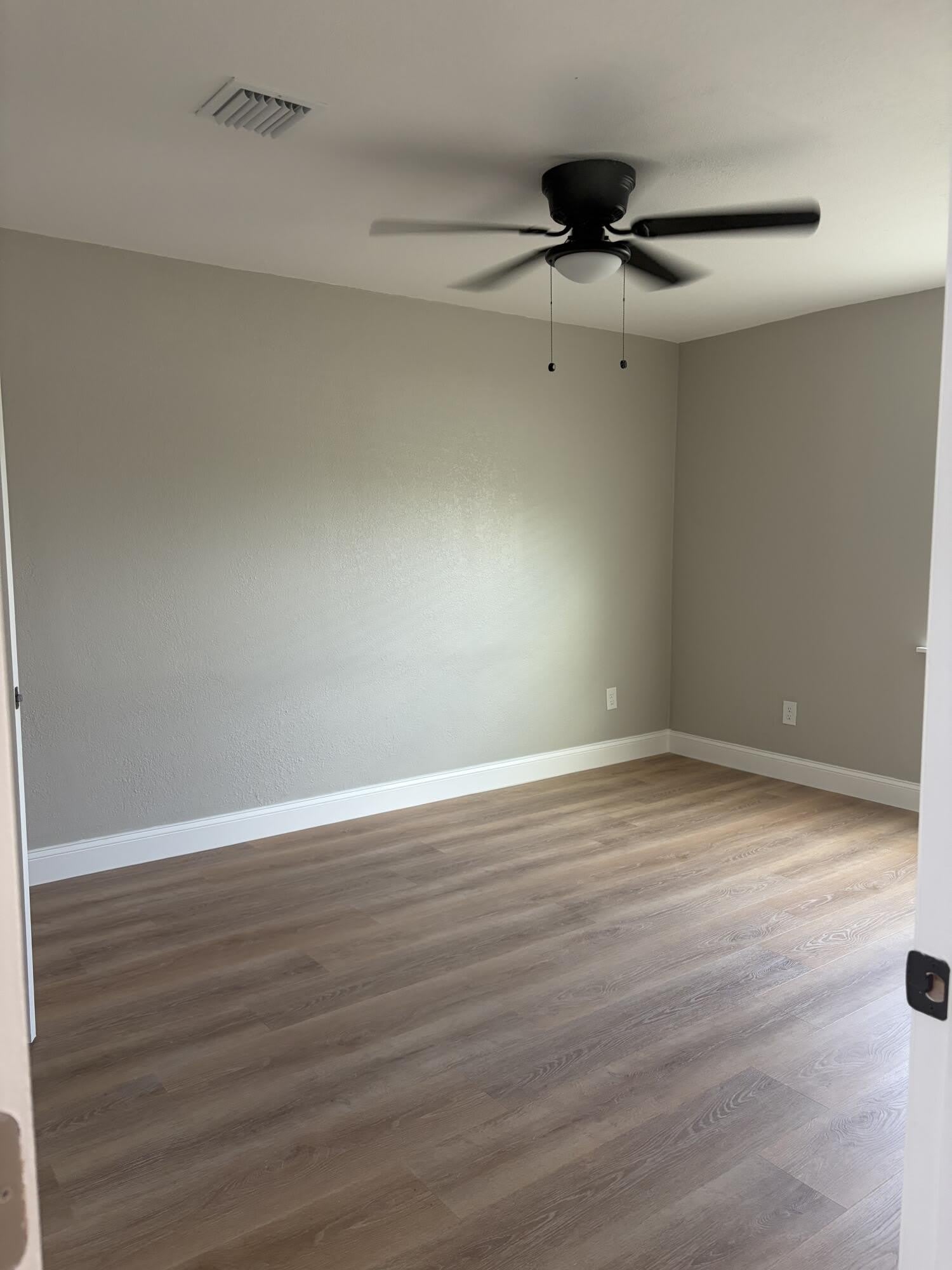 21074 Hamilton Avenue – photo 5