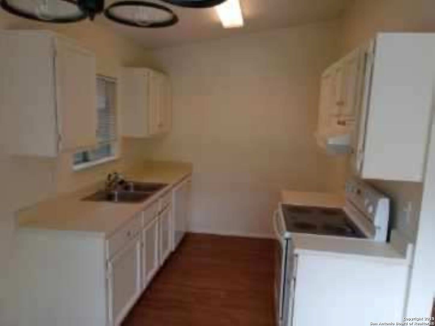 9835 Meadow Way – photo 3