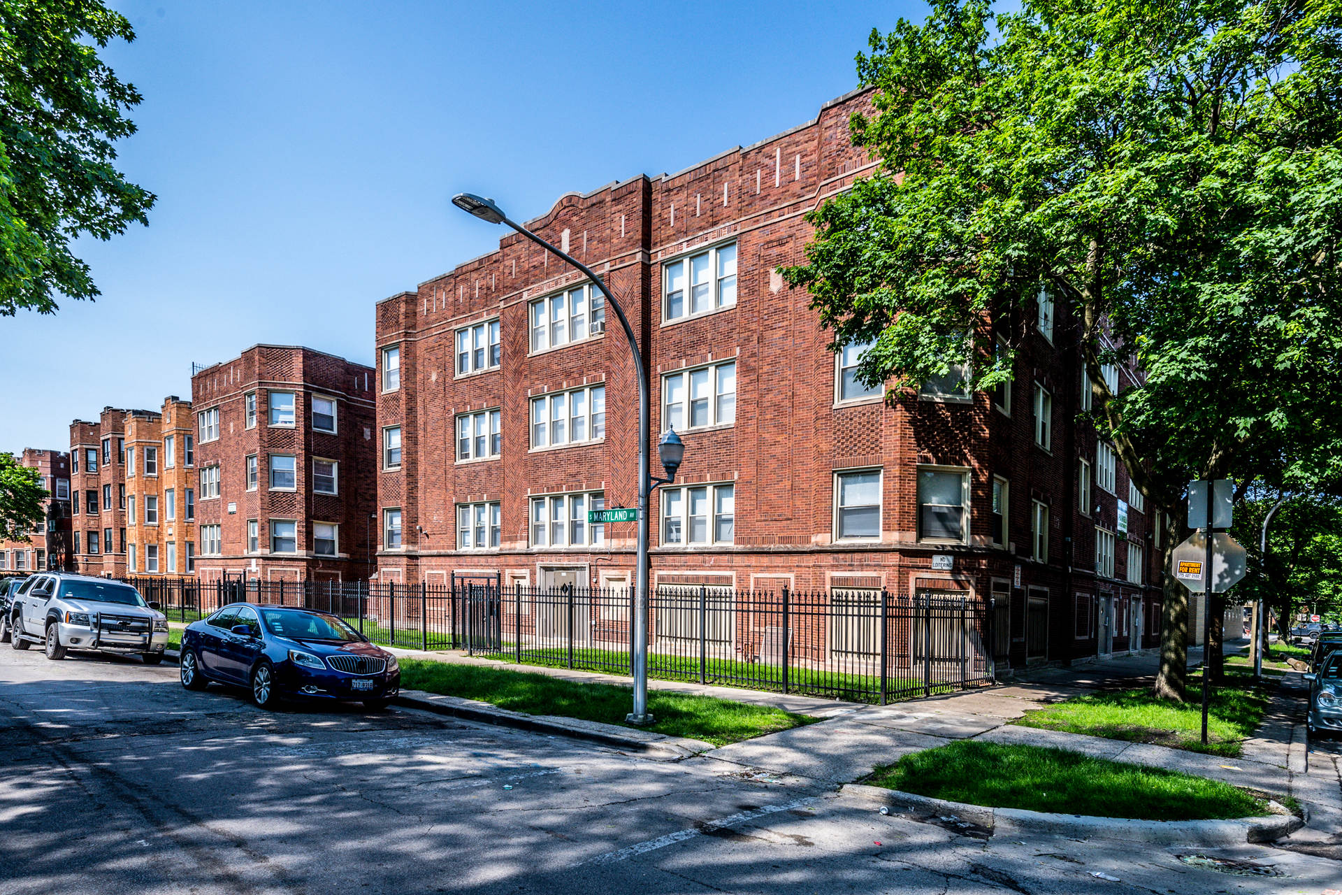 8000 S Maryland – photo 1