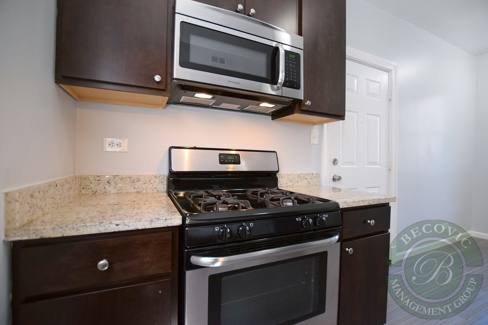 1642 W Jonquil Terrace – photo 2