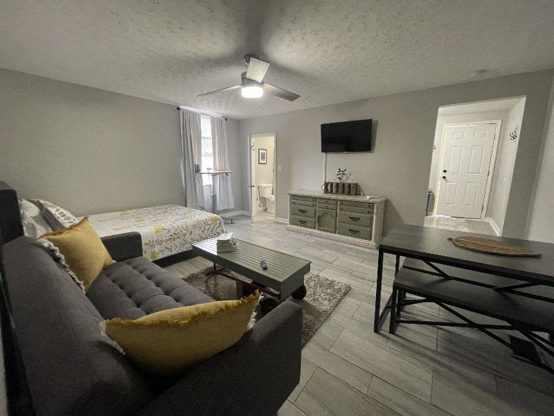 1238 S State Ave – photo 3
