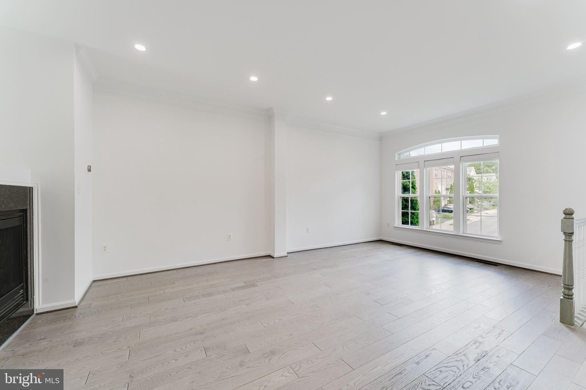 4577 DERRING Lane – photo 3