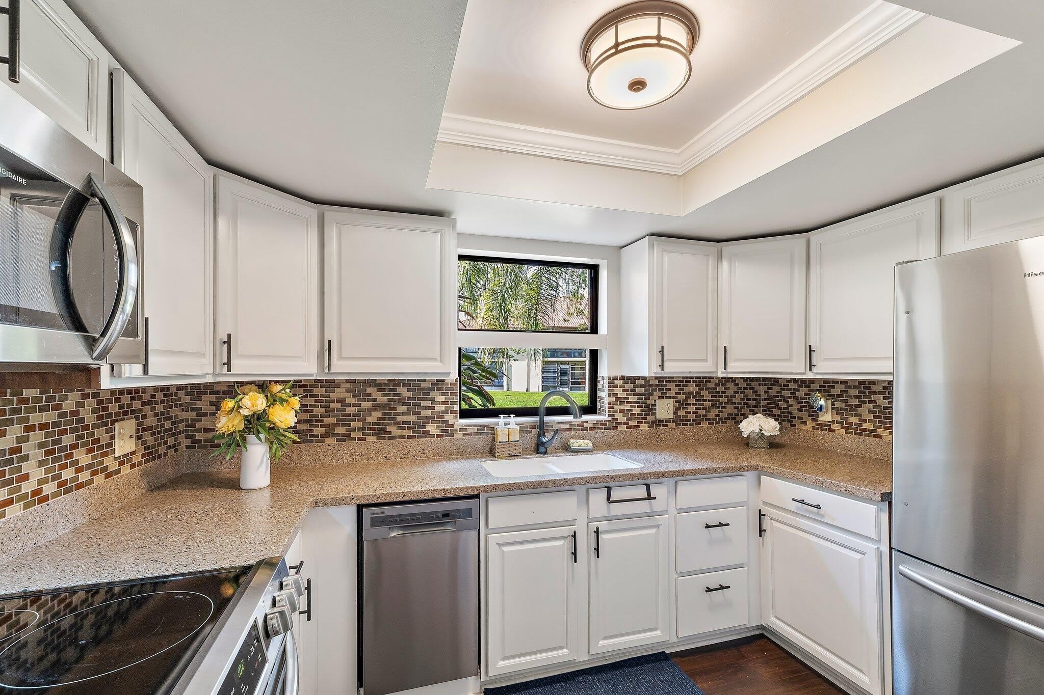671 SW South River Drive – photo 4