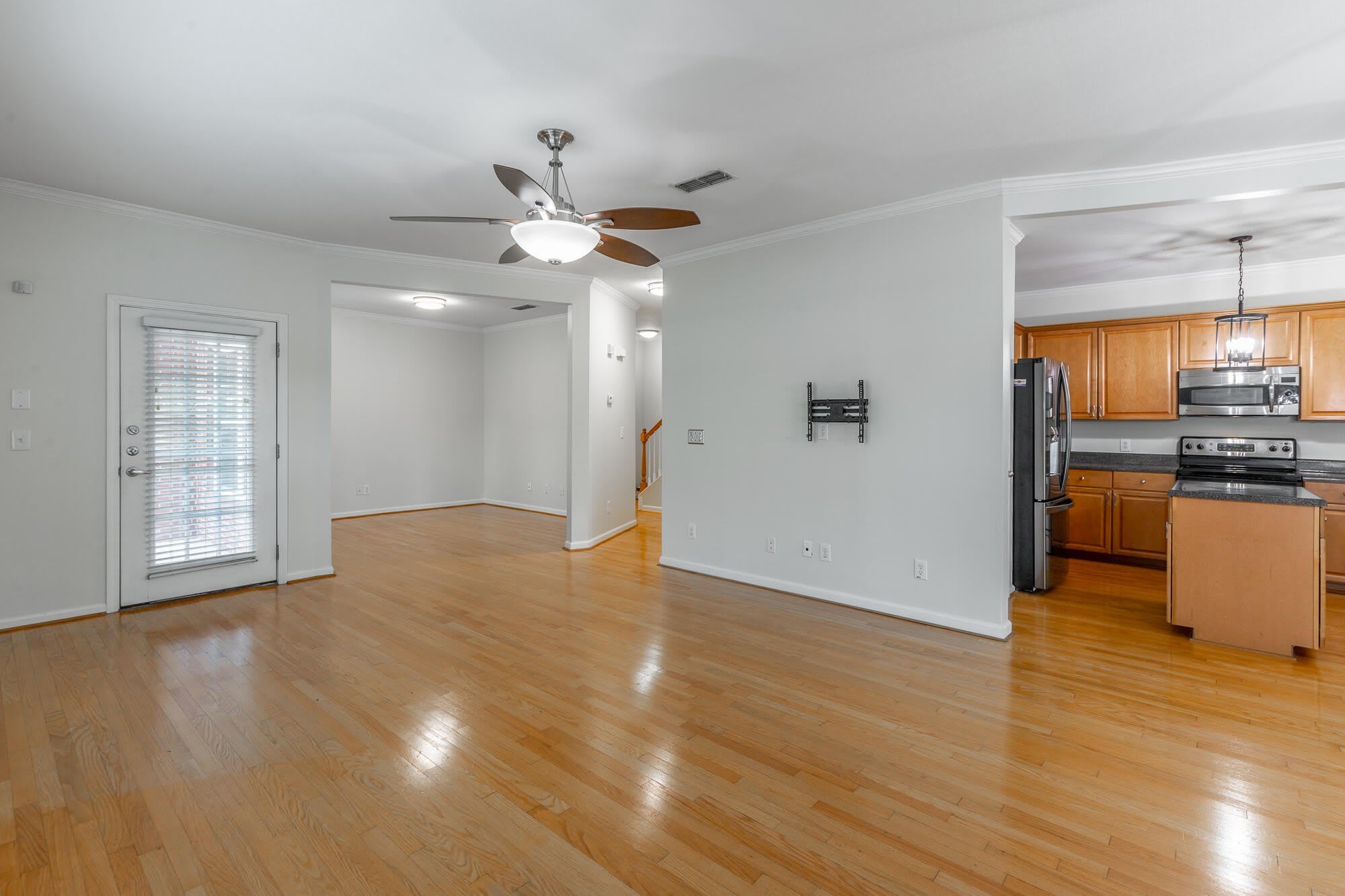 2105 Regency Court – photo 4