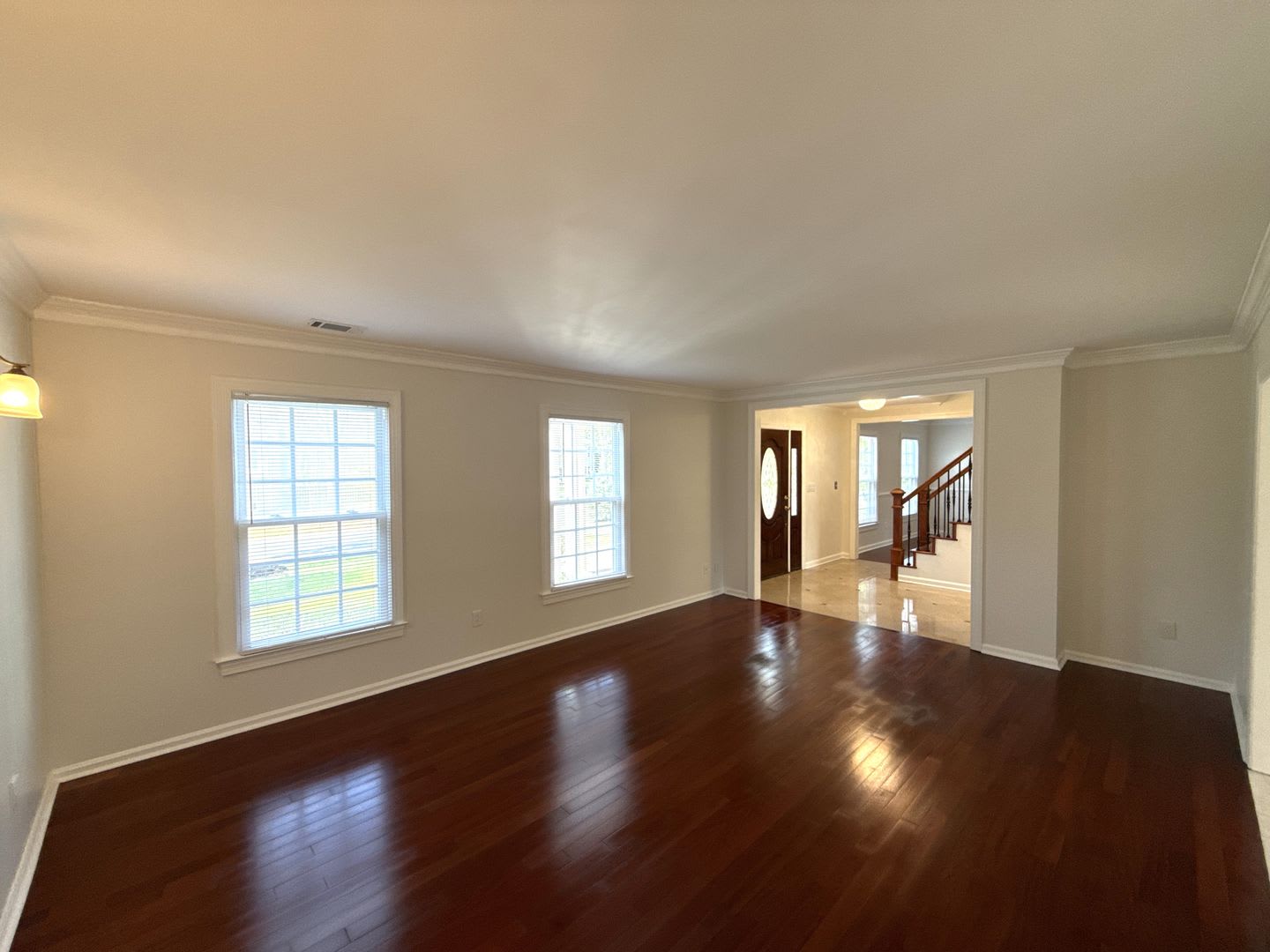 Beautiful home in the Shadow Lake Community! – photo 3