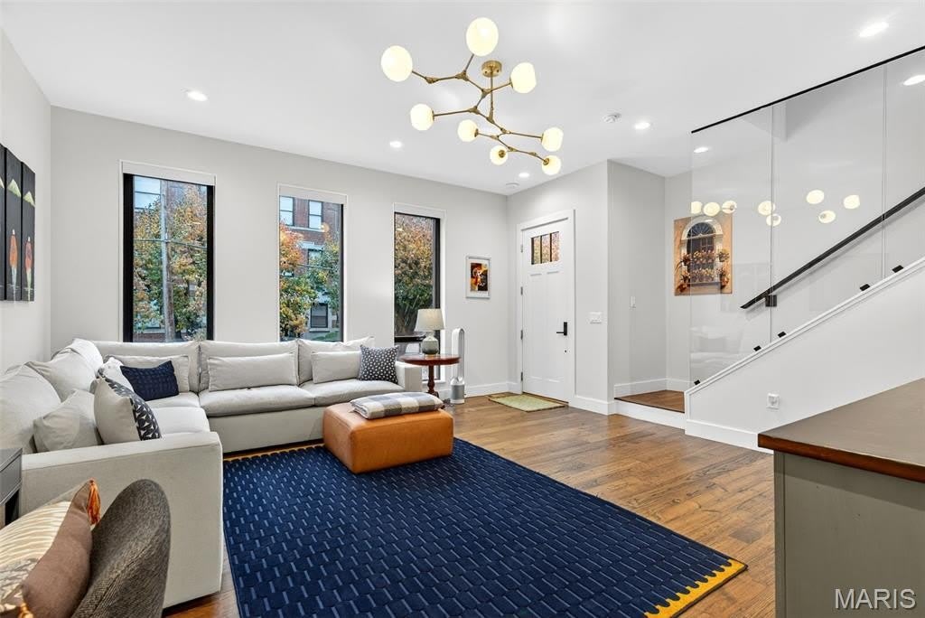 215 N Sarah Street – photo 2