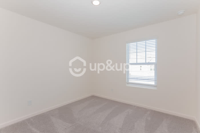 114 Rydal Way – photo 4