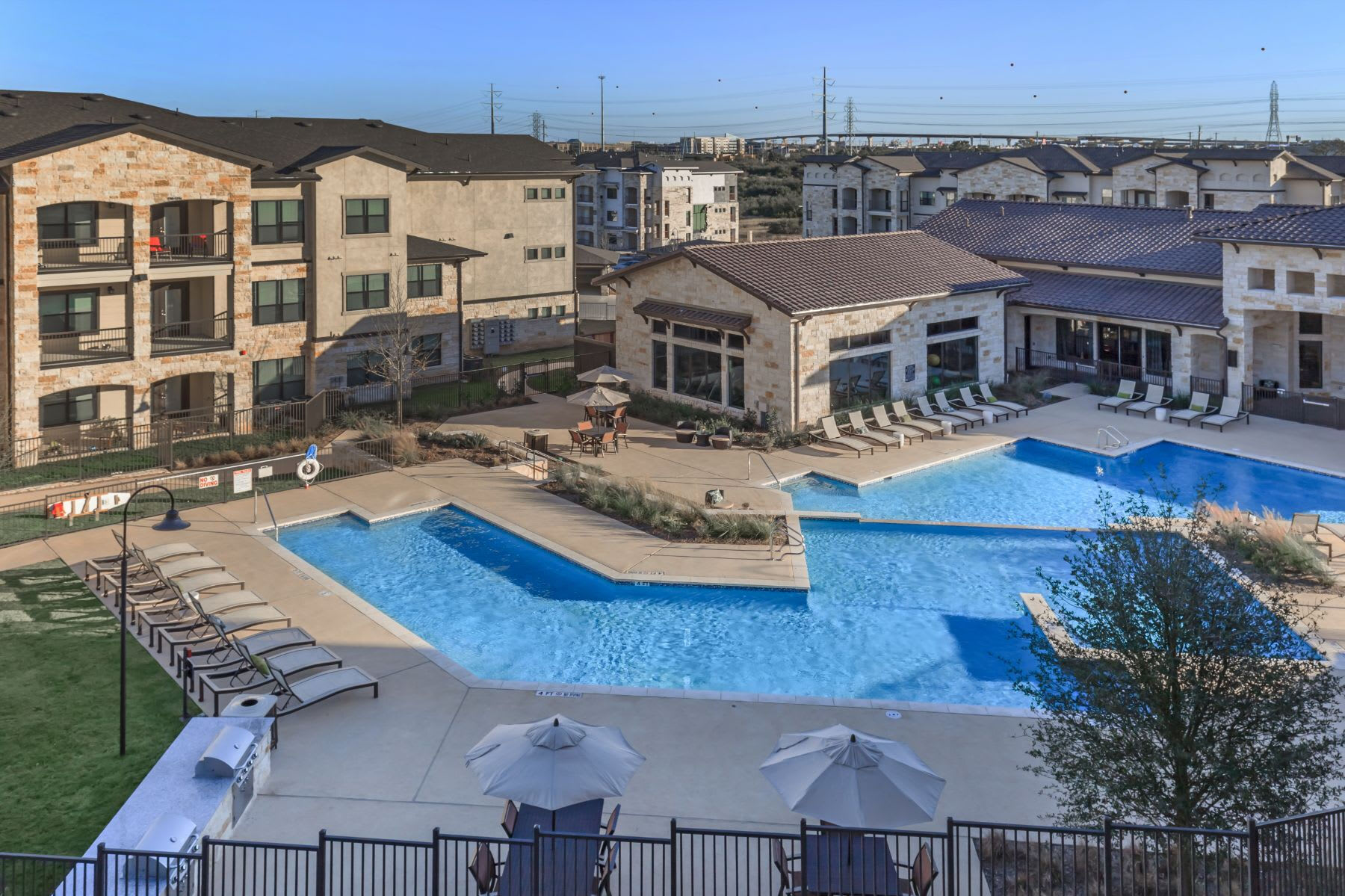 Agora Stone Oak – photo 4