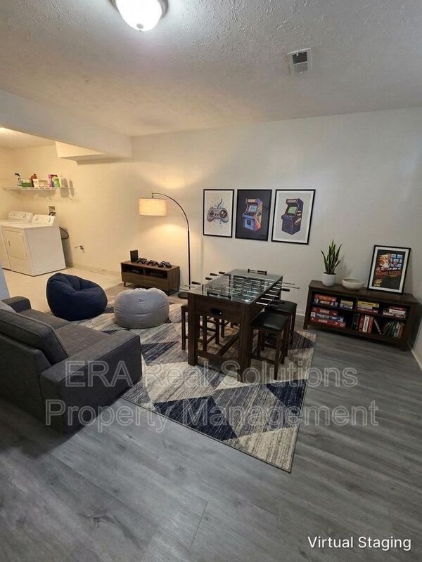 2556 Sandbury Blvd – photo 5