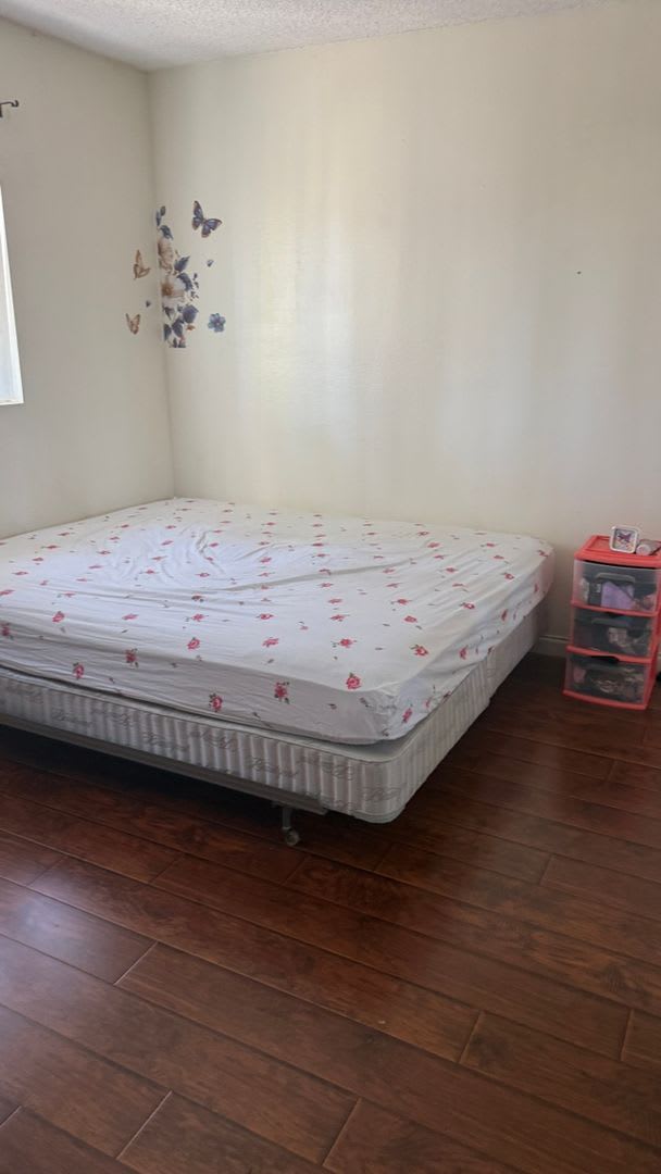 Charming 3BR TOWN HOUSE. in North hills – photo 2