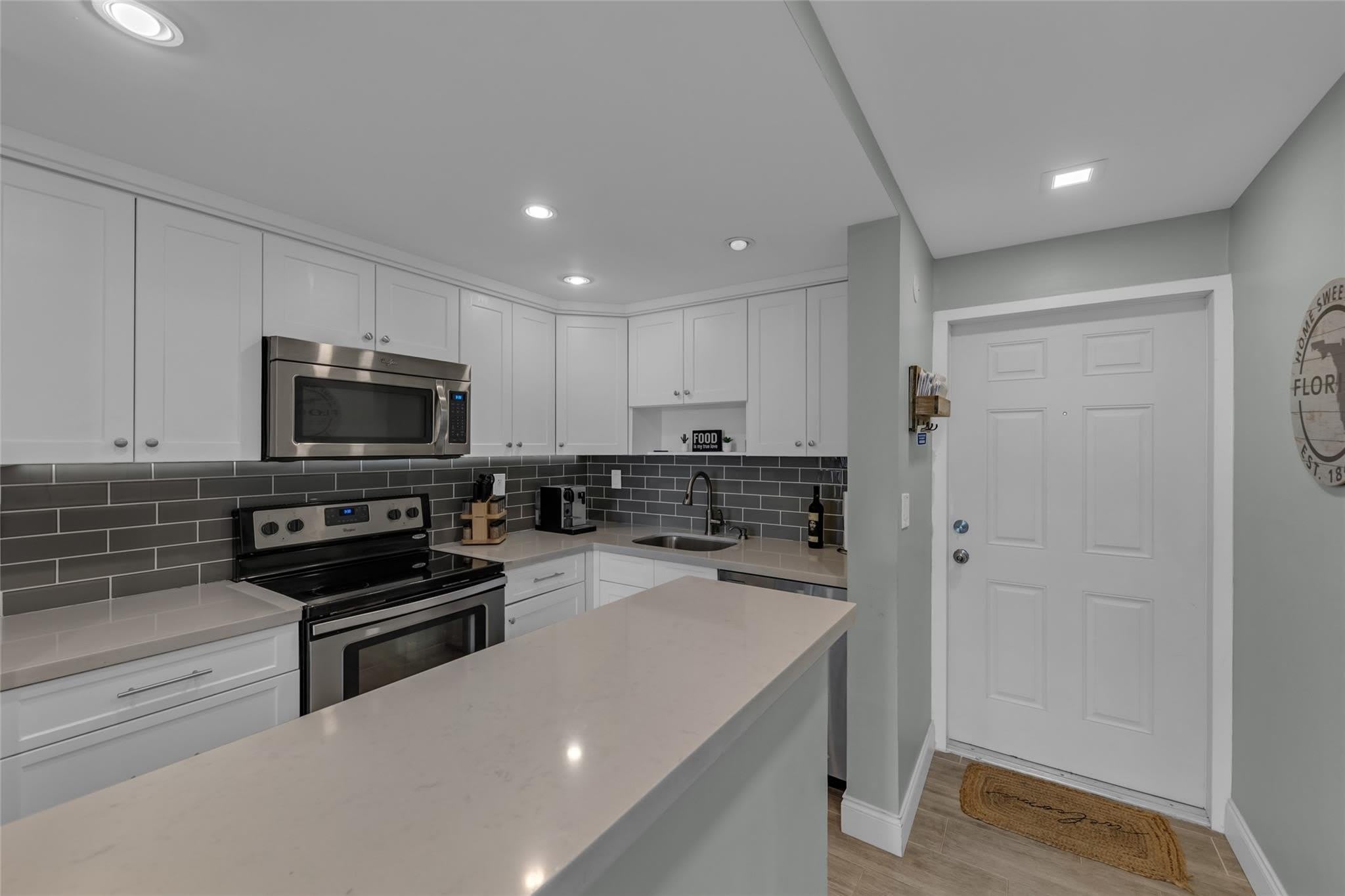 611 NE 14th Avenue – photo 4
