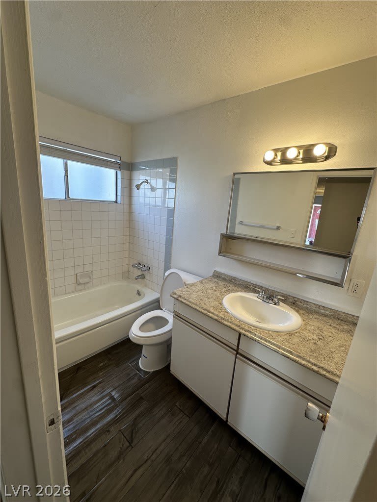 5808 Bromley Avenue – photo 3