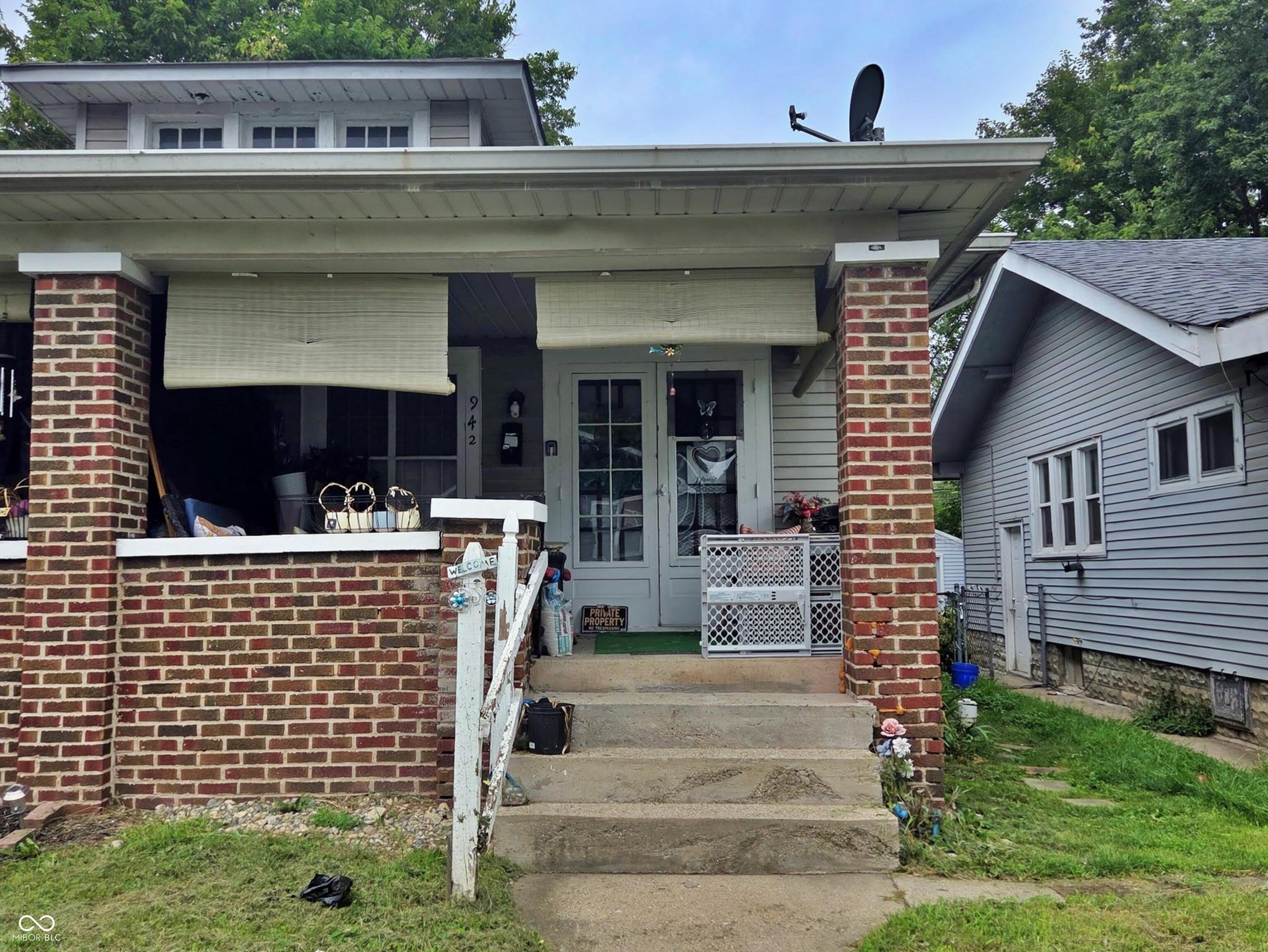 942 N Bradley Avenue – photo 2