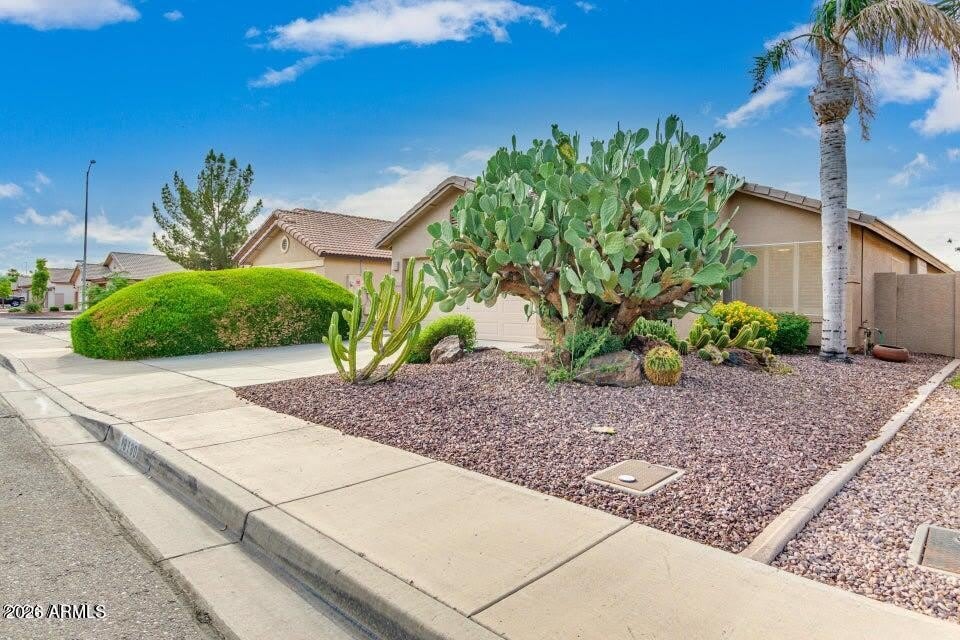 8190 W Behrend Drive – photo 2