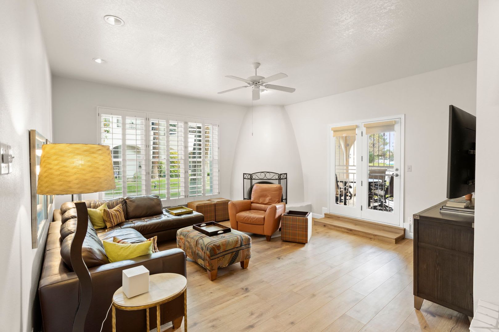 5200 South Lakeshore Drive #128 – photo 1