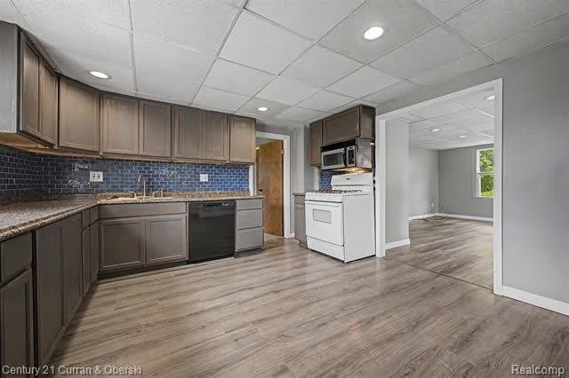 24915 Saint Paul Boulevard – photo 3