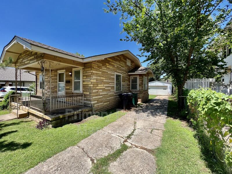 1501 NW 42nd ST – photo 2