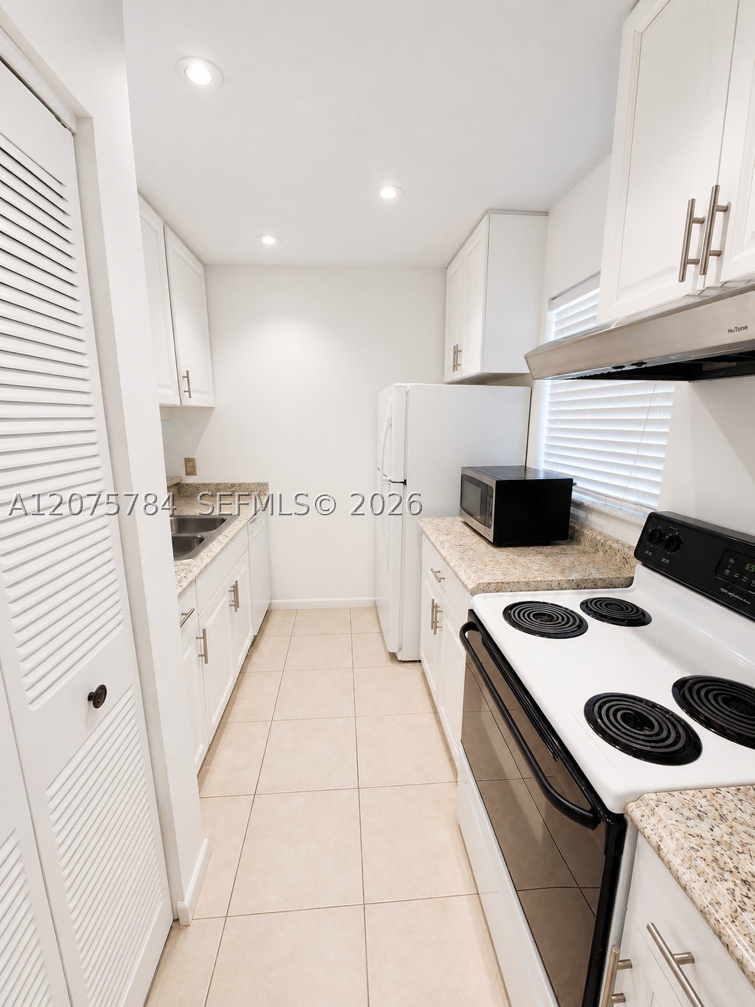 3280 Nw 102Nd Ter – photo 4