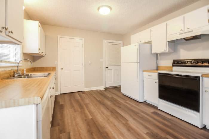 242 Pearson Road – photo 5