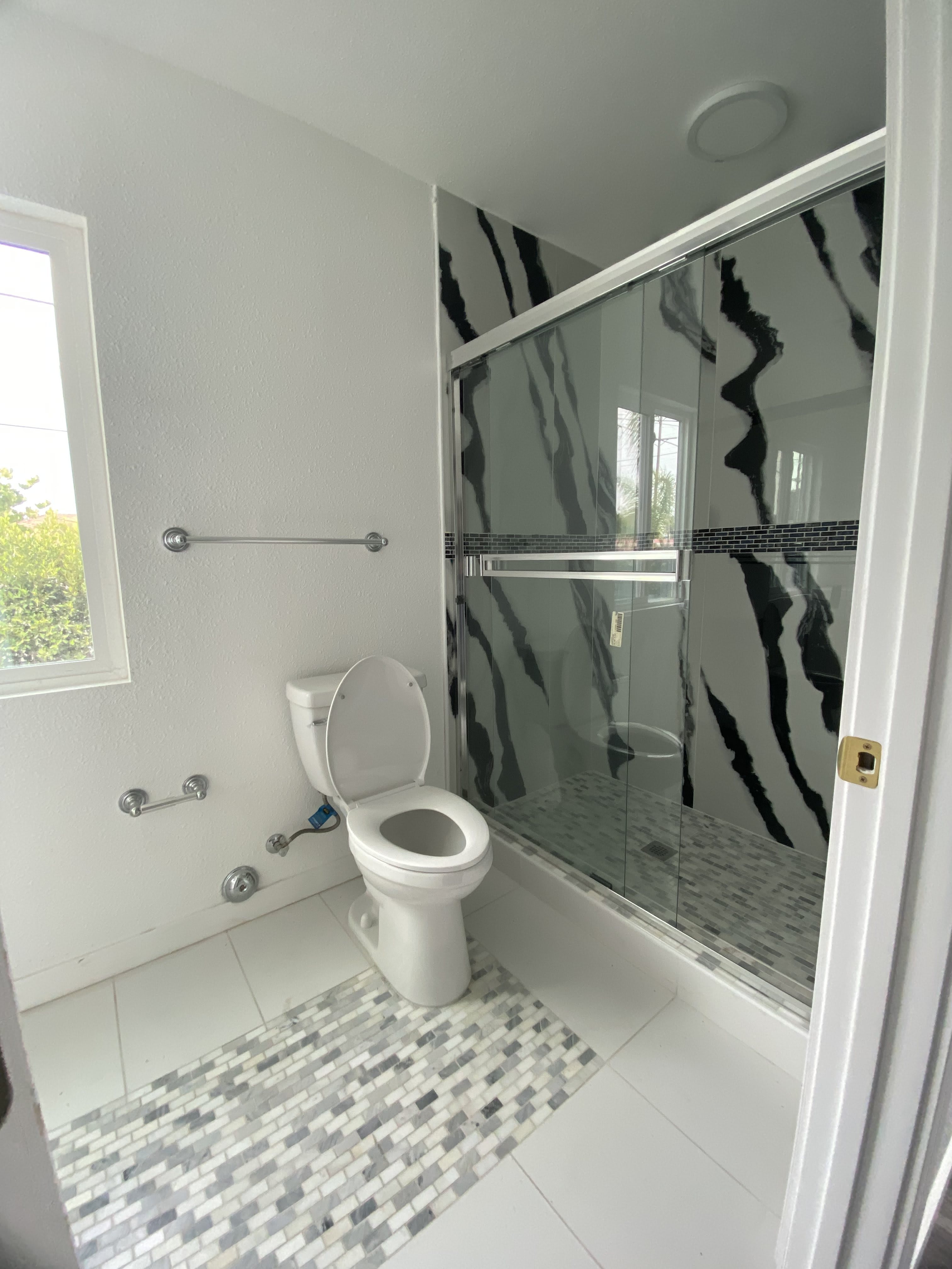 1672 W 36th St – photo 5