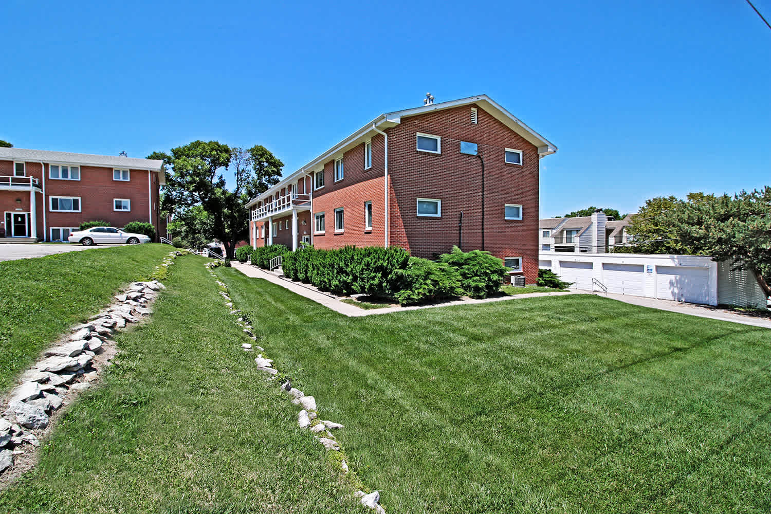 Flats on 75th – photo 3