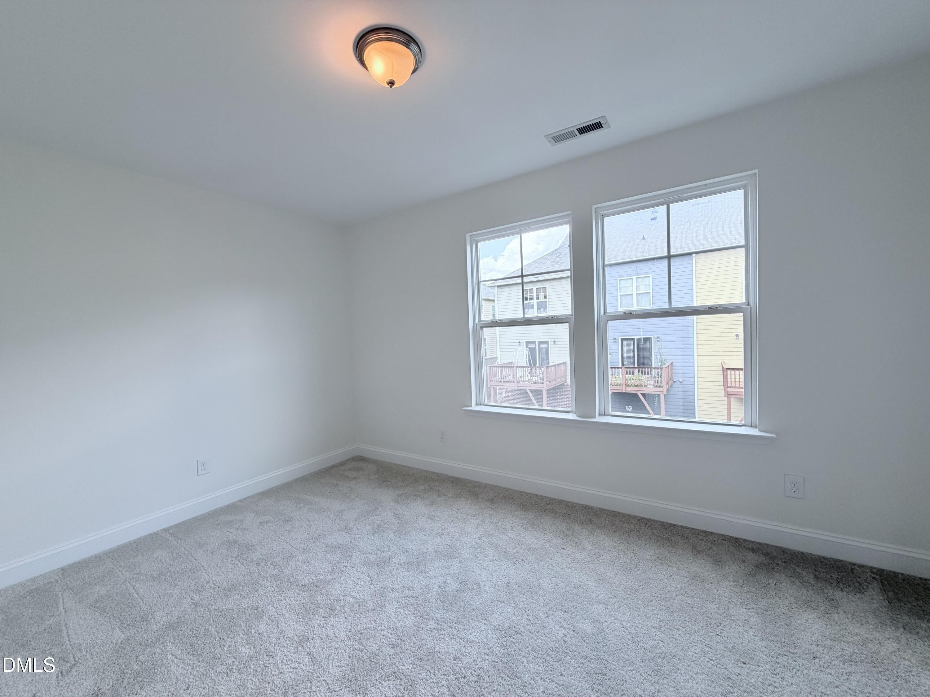 275 Michigan Avenue – photo 4
