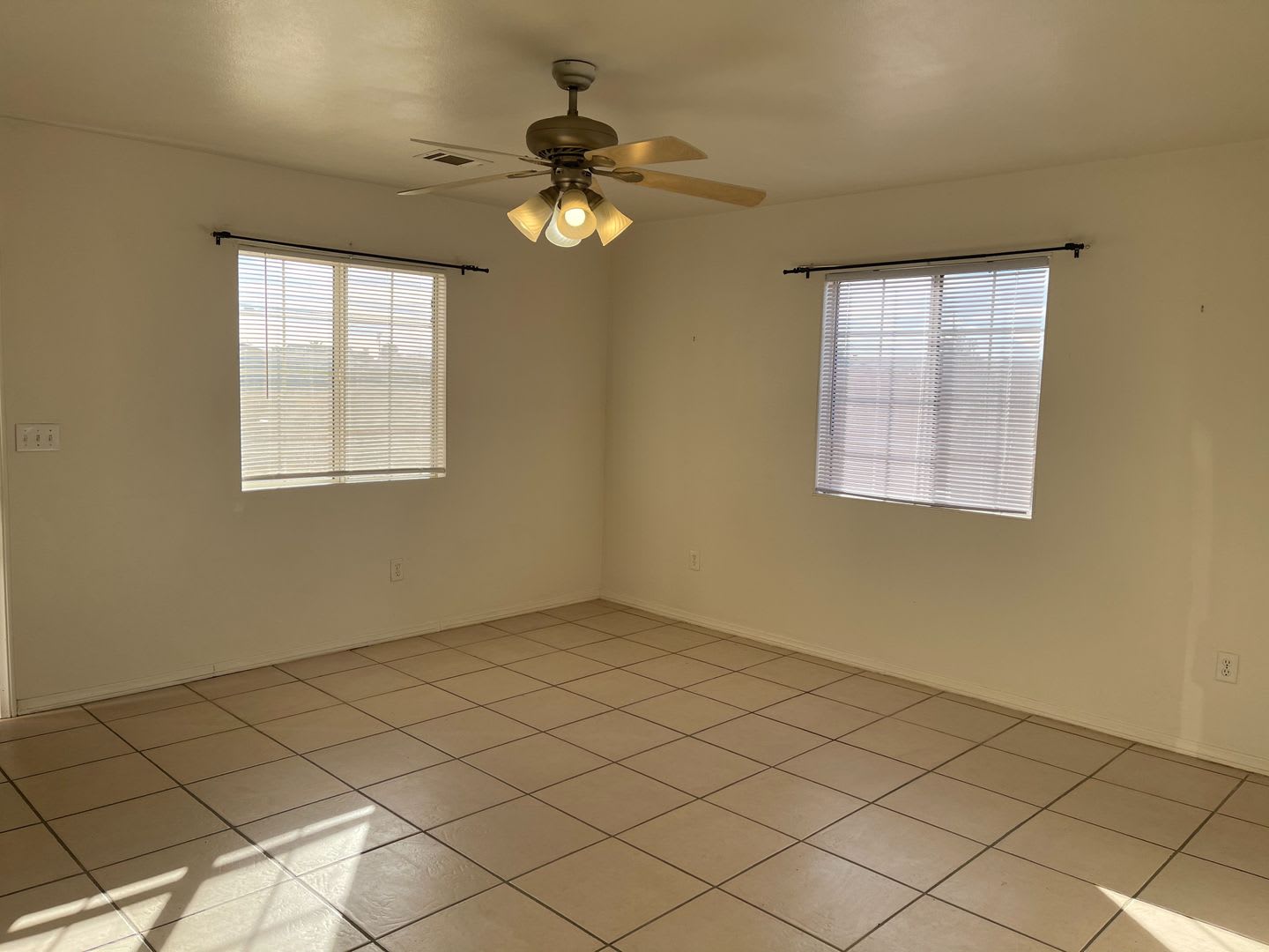 3 Bedroom 2 Bedroom READY NOW! – photo 2