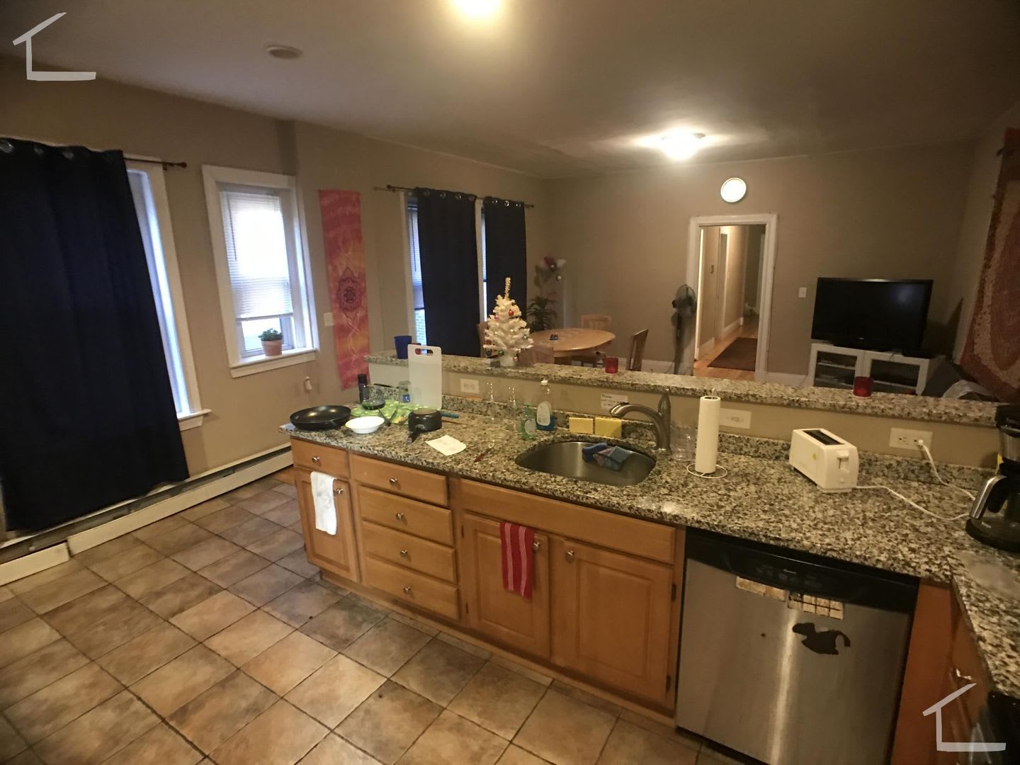 Huge 4 bed unit near the Green Line. – photo 1