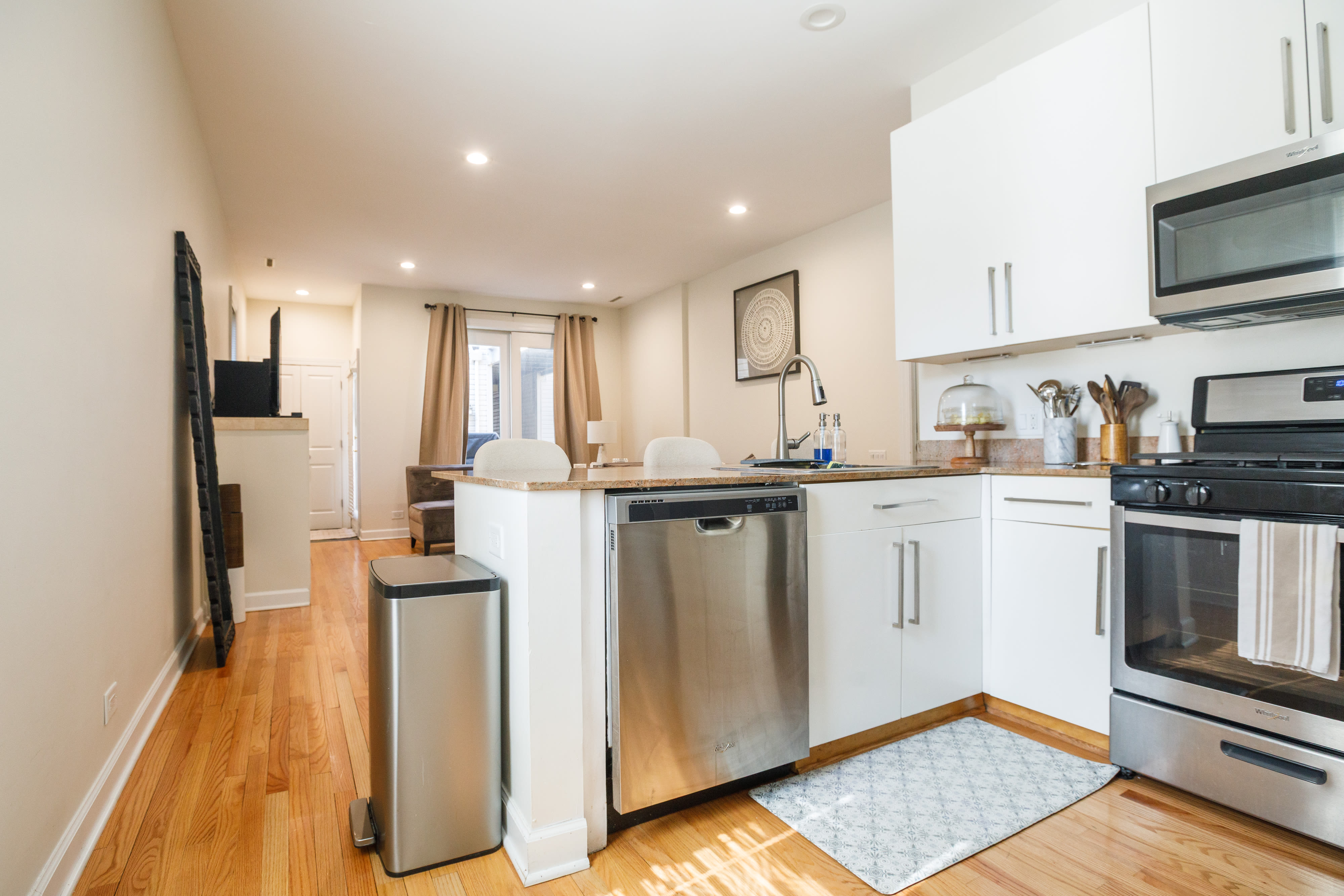 2451 North Clybourn Avenue – photo 5