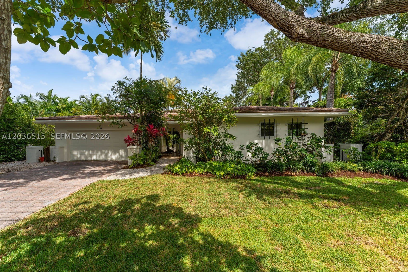 7711 SW 47th Ave – photo 2