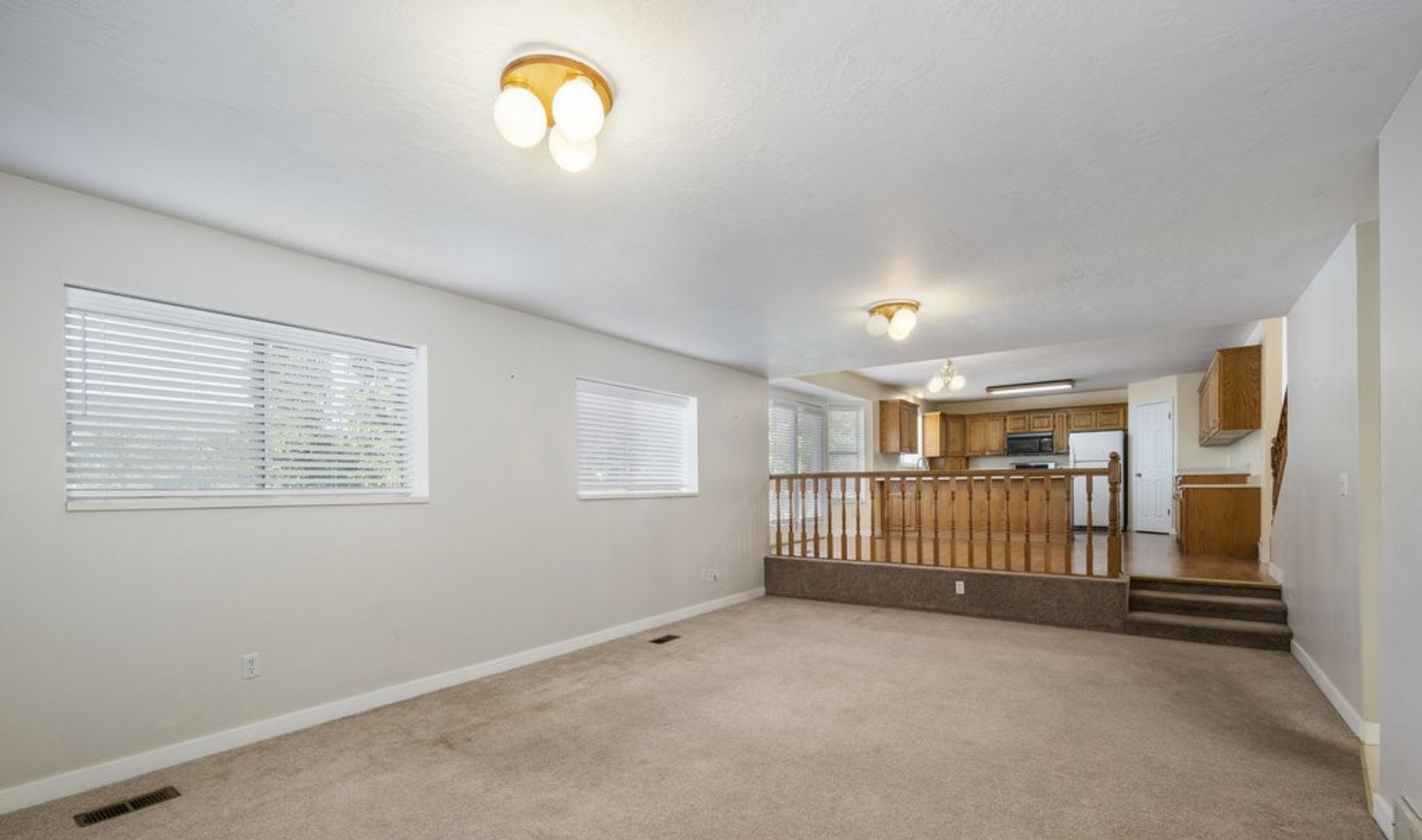 Beautiful 4 Bedroom 3.5 Bath House for Rent in Orem! – photo 4