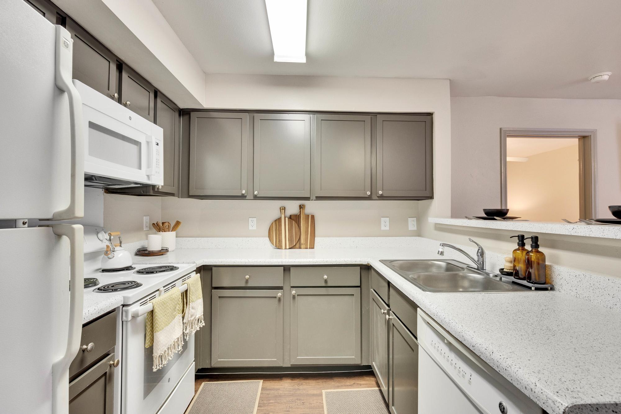 Forest Park Apartment Homes – photo 4