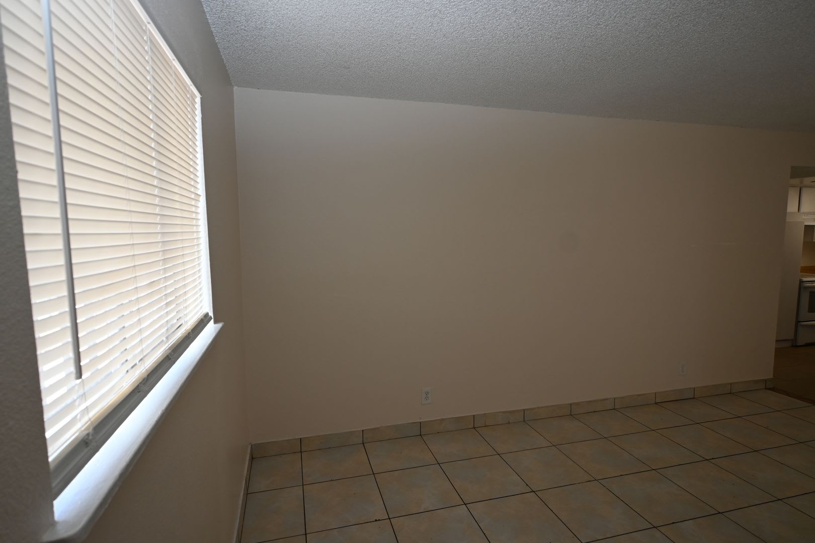 Downtown Las Vegas- Downstairs 2 Bedroom Apartment – photo 3