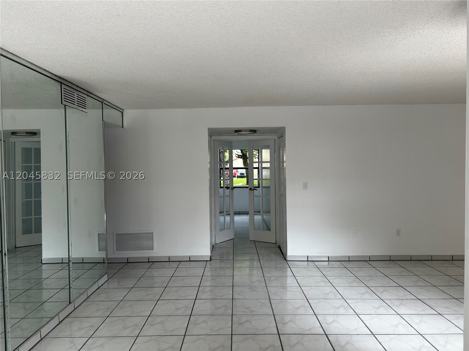 301 W Park Dr – photo 4