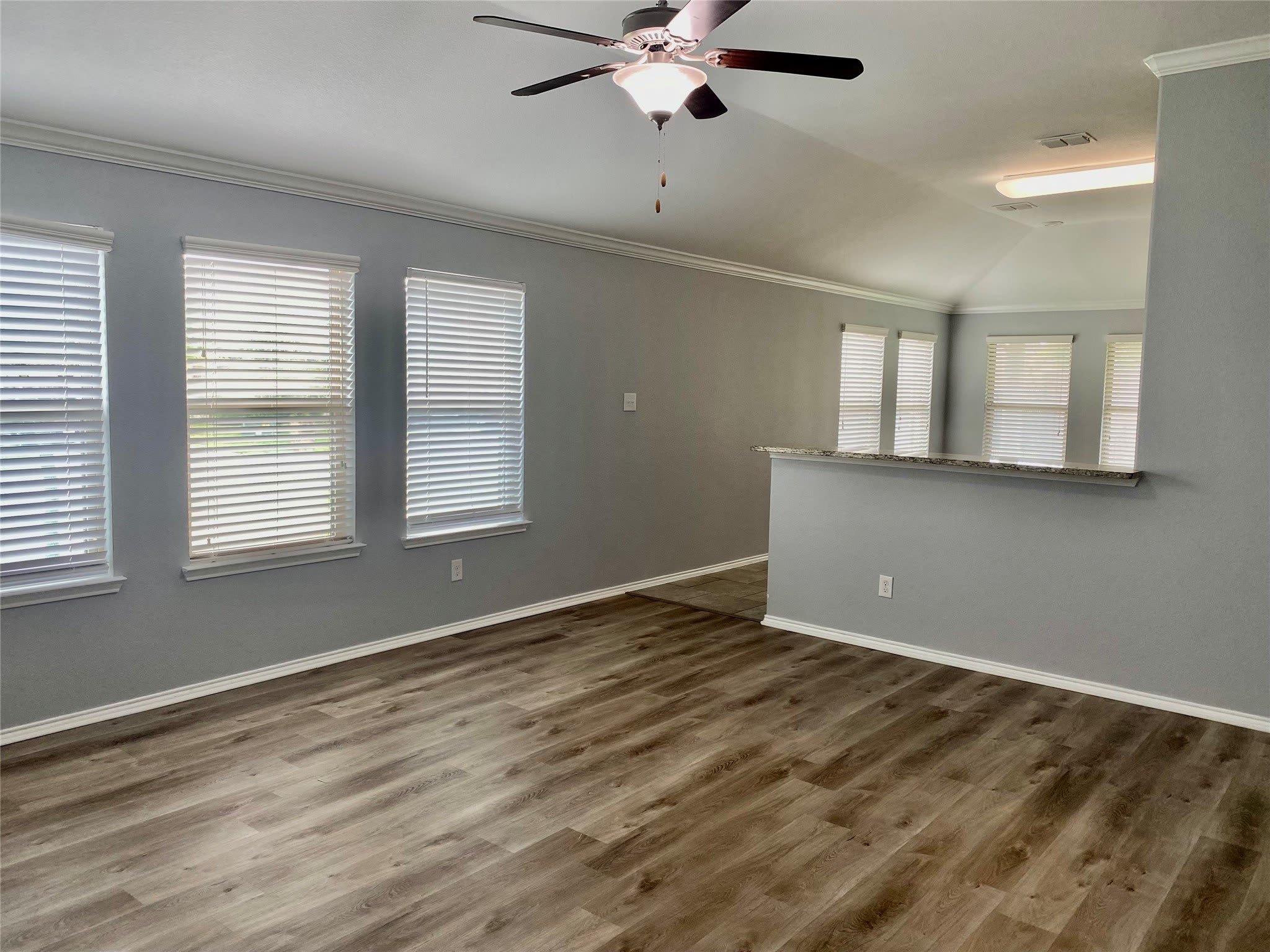279 Oxford Drive – photo 5