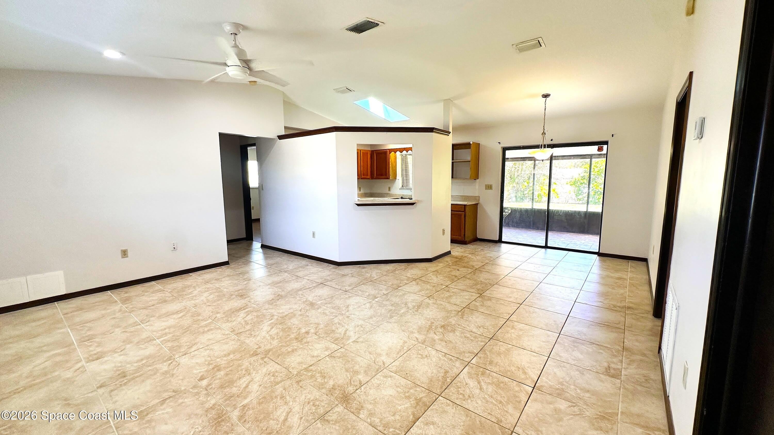 931 Commerce Road Se – photo 2