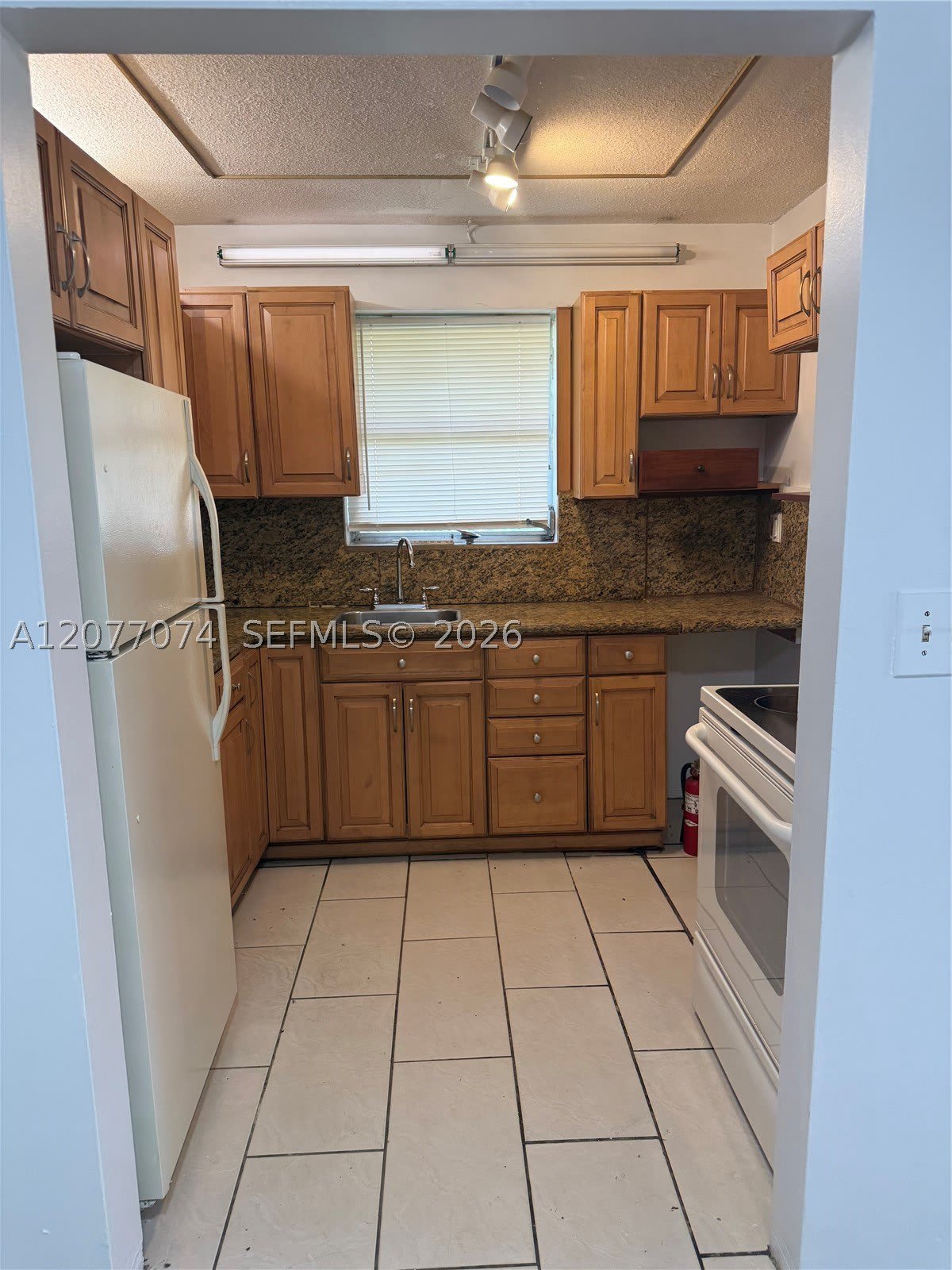 5715 Hayes St – photo 5