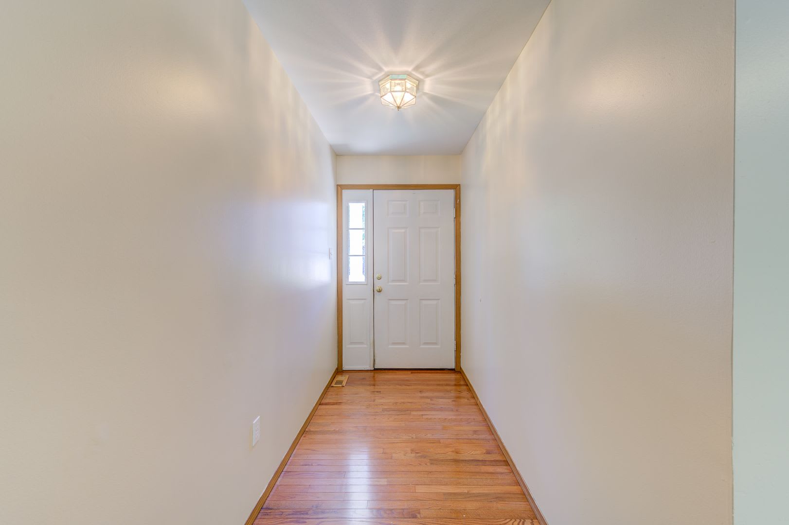 Spacious 3 Bedroom With A Finished Basement Fantastic Eureka Location – photo 5