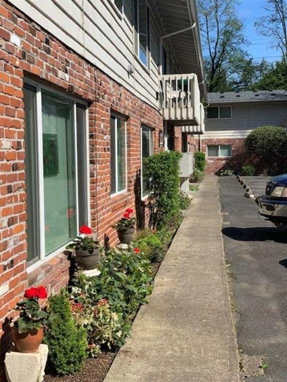 Churchill Gardens Apartments – photo 2