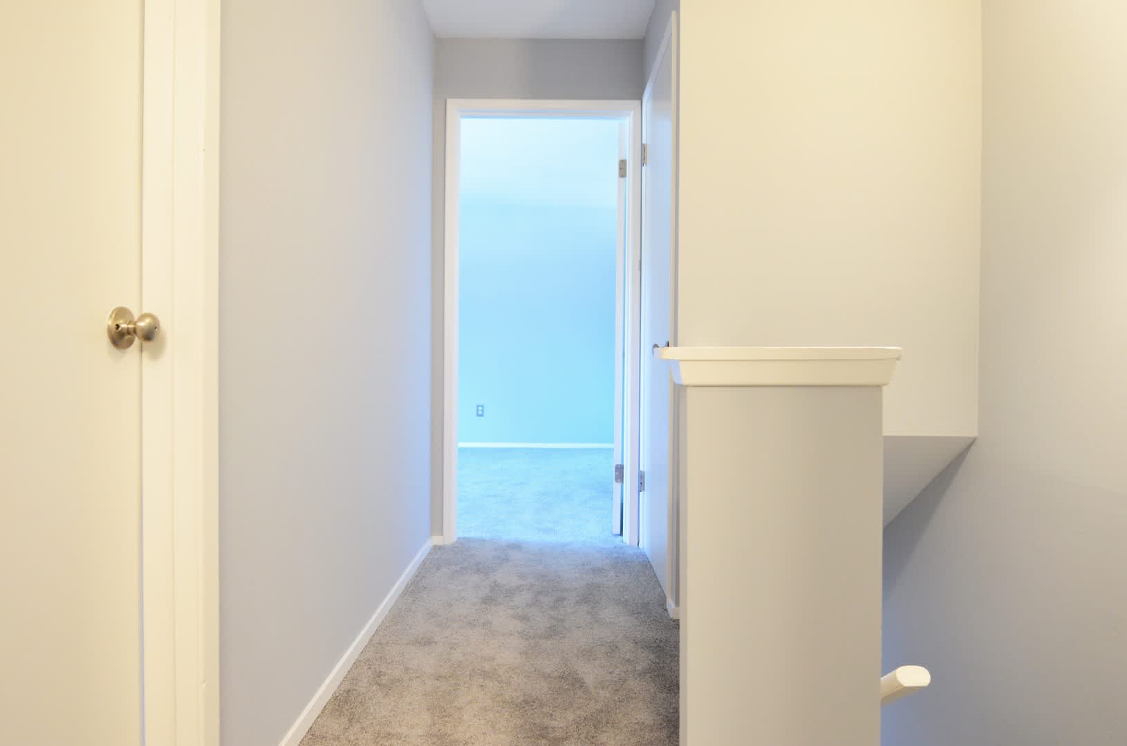 Lovely end unit at Newport Townhomes! – photo 2
