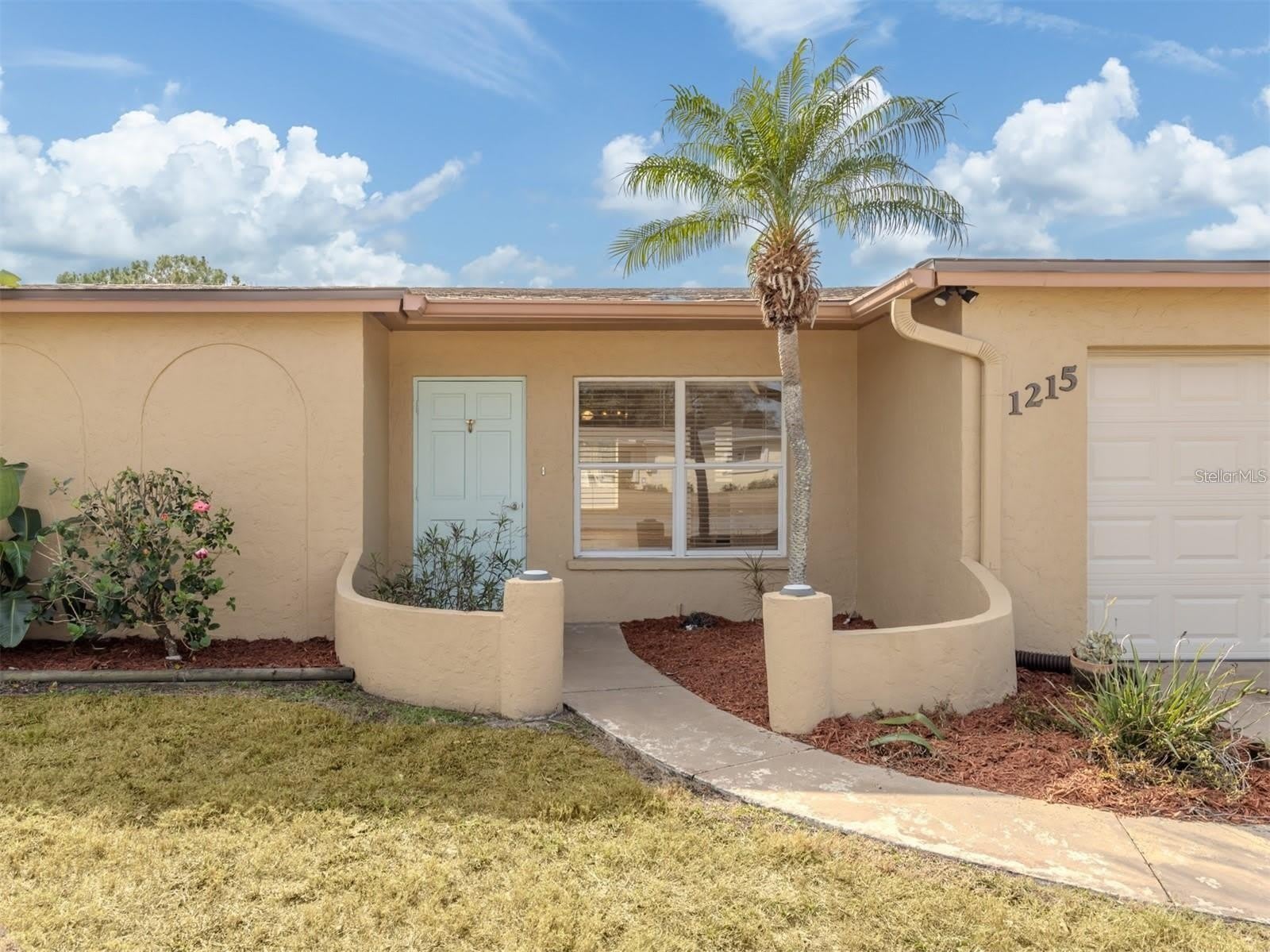 1215 MANGO Avenue – photo 2