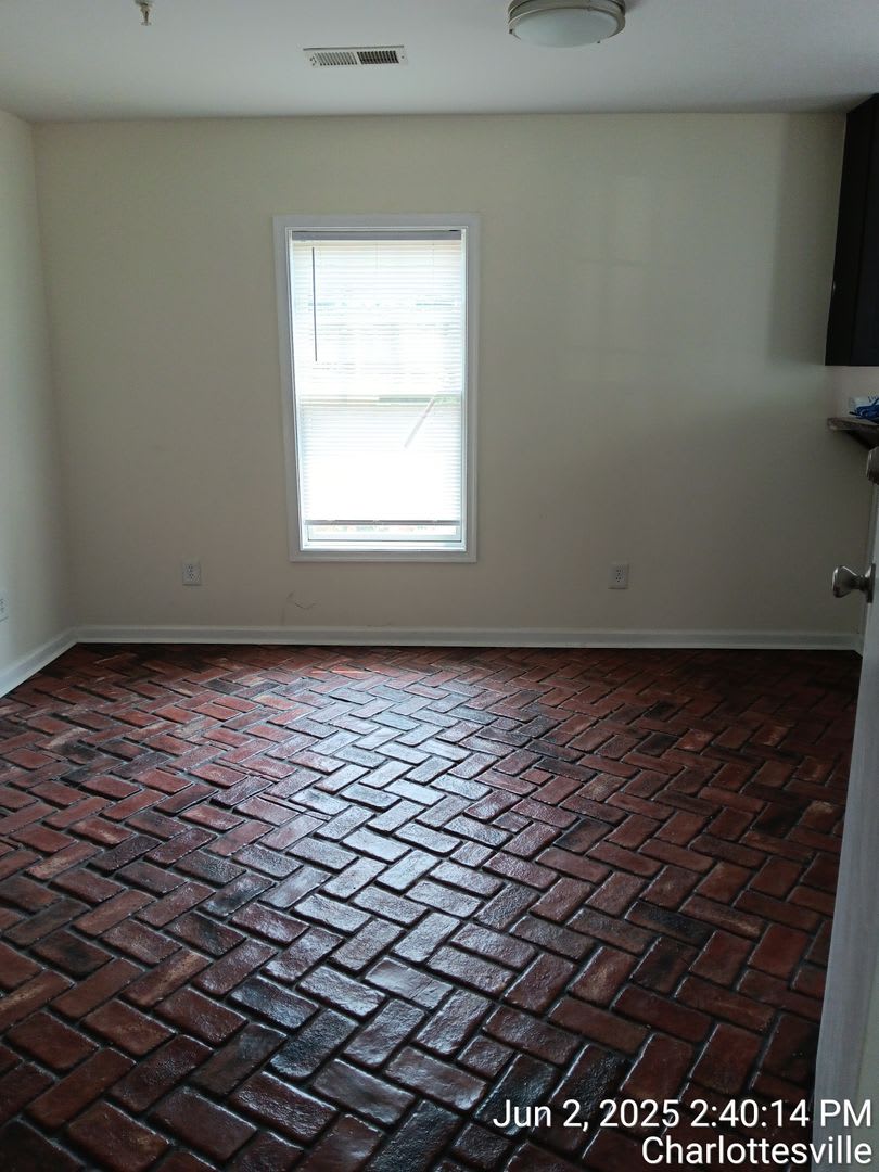 2027-2028 Leasing Year Heart of 14th ST / 3 bedroom 2 Bath 515 14th St NW Apt B – photo 4
