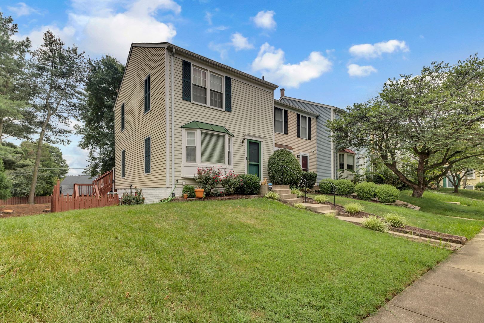 Beautifully Updated End Unit Townhome In Prime Location – photo 1