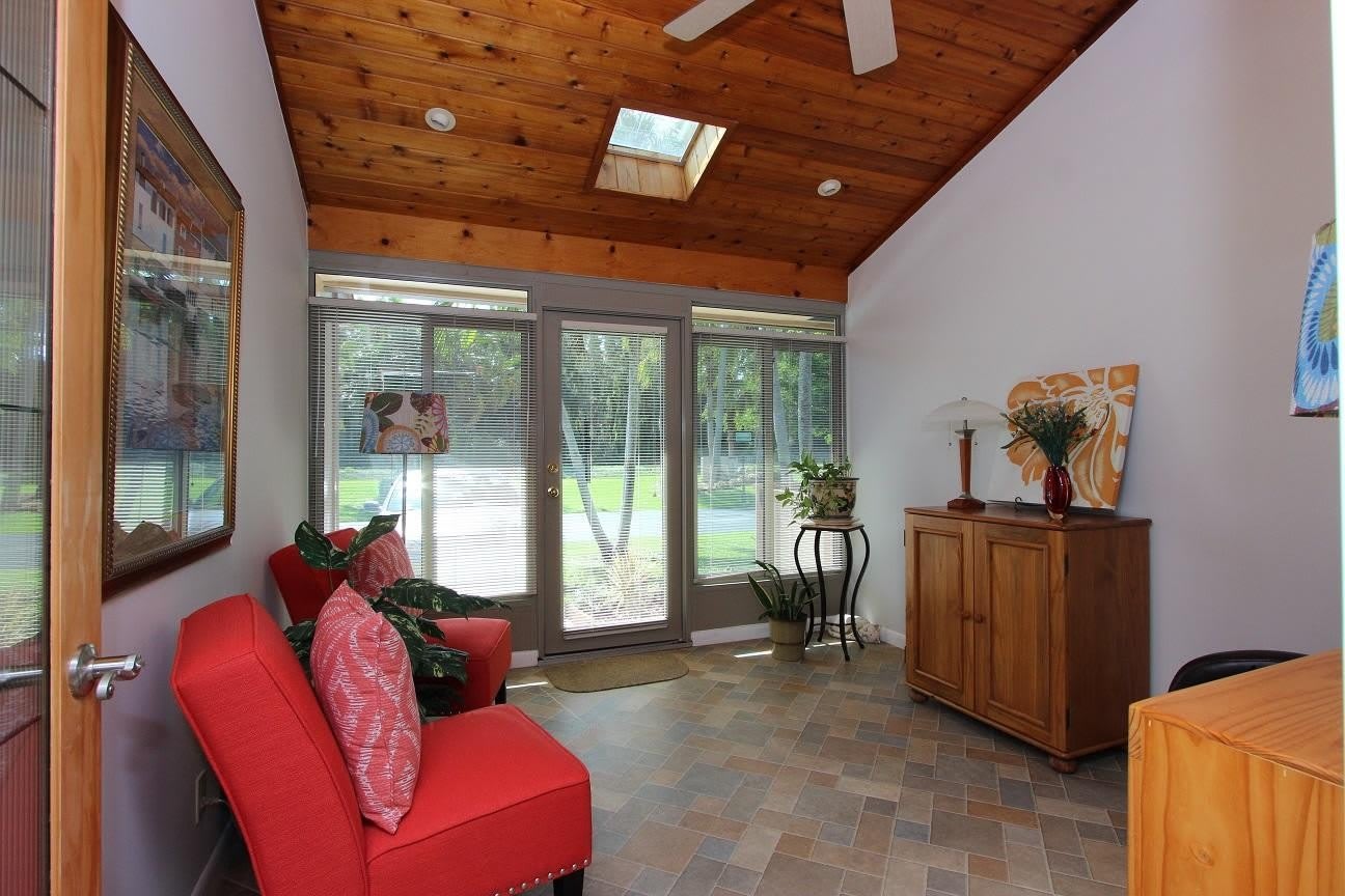 61 Mayfair Lane – photo 3