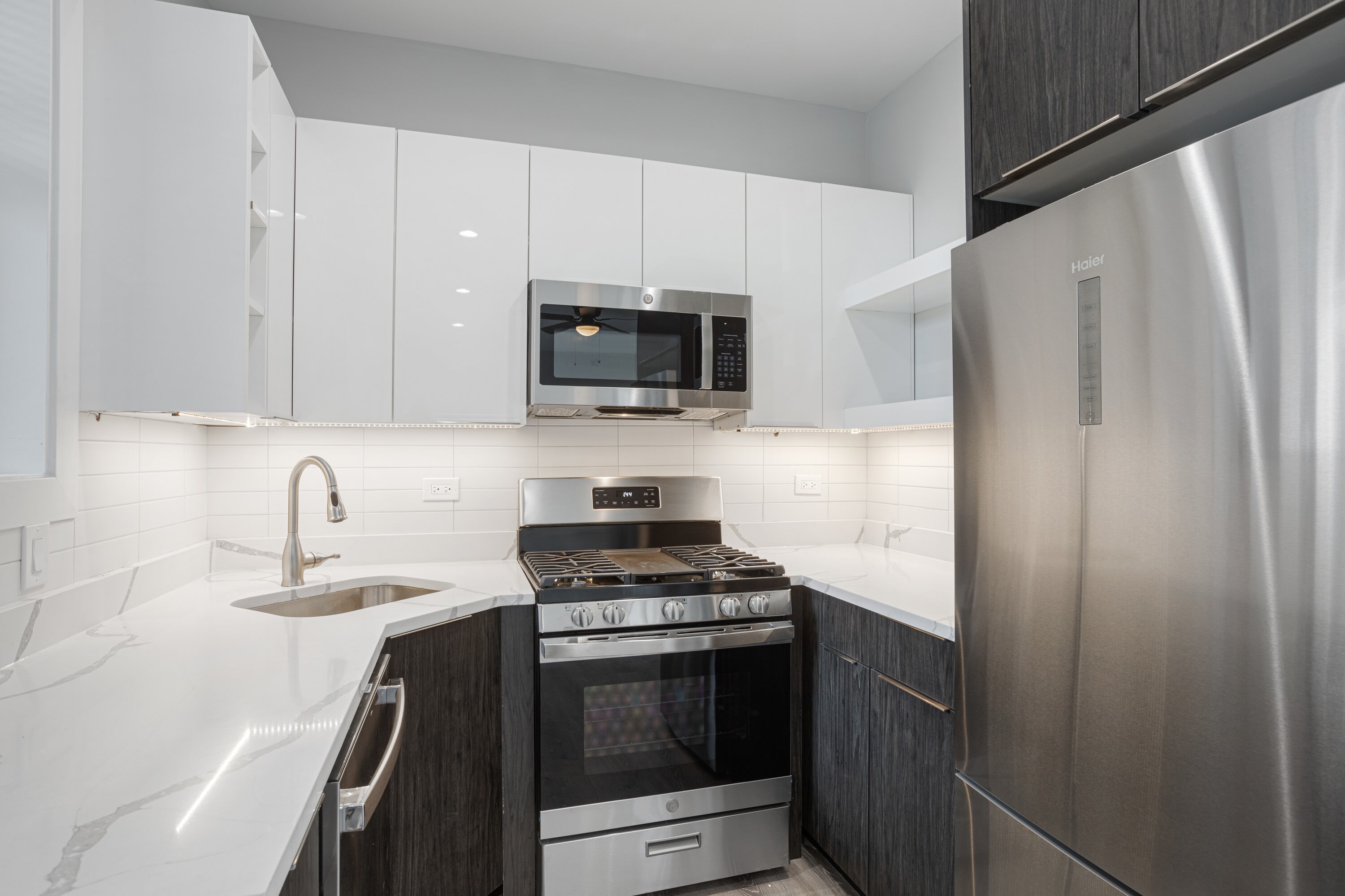 1243 W Morse Ave – photo 2